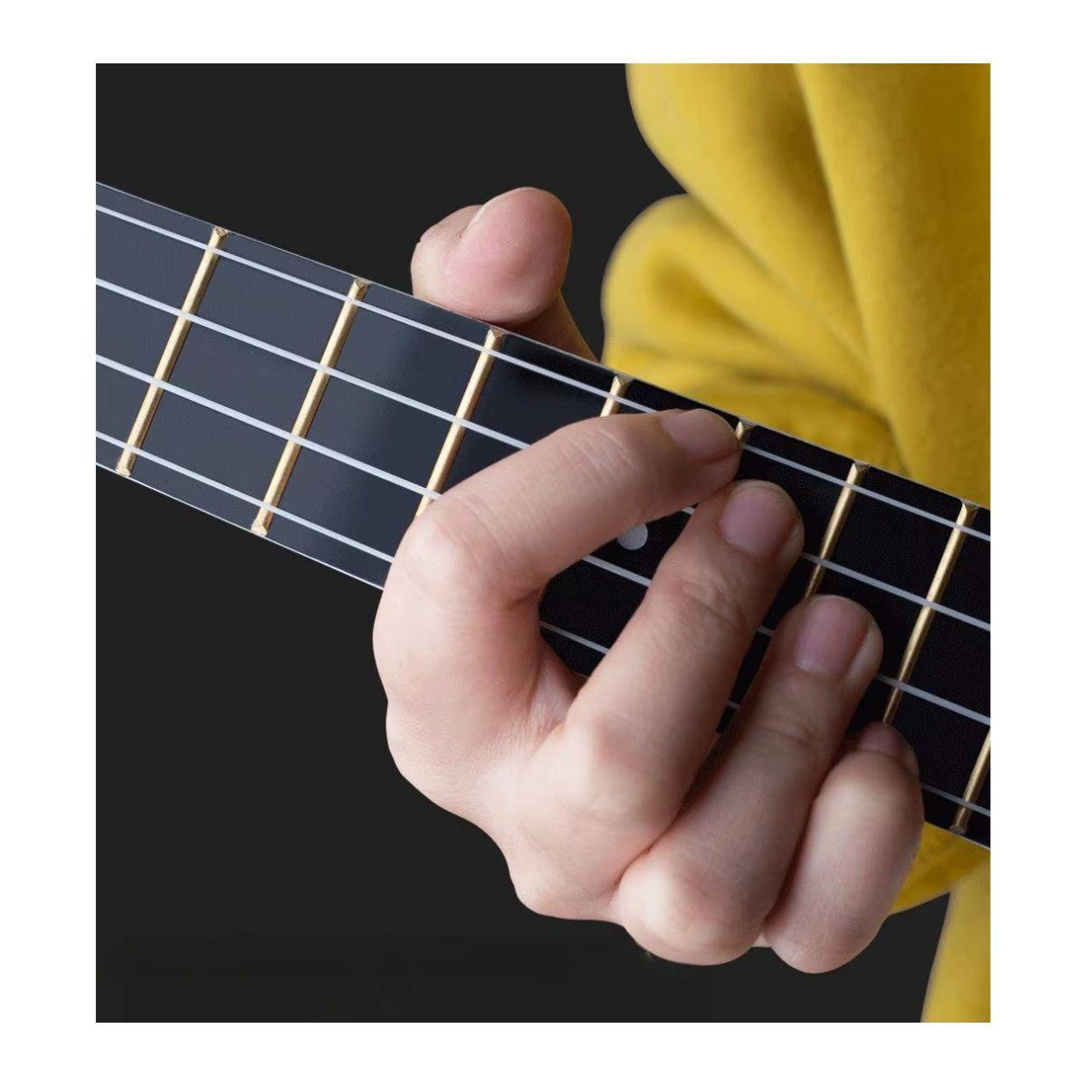 Ukelele 21". Incluye Funda. Color Negro-4