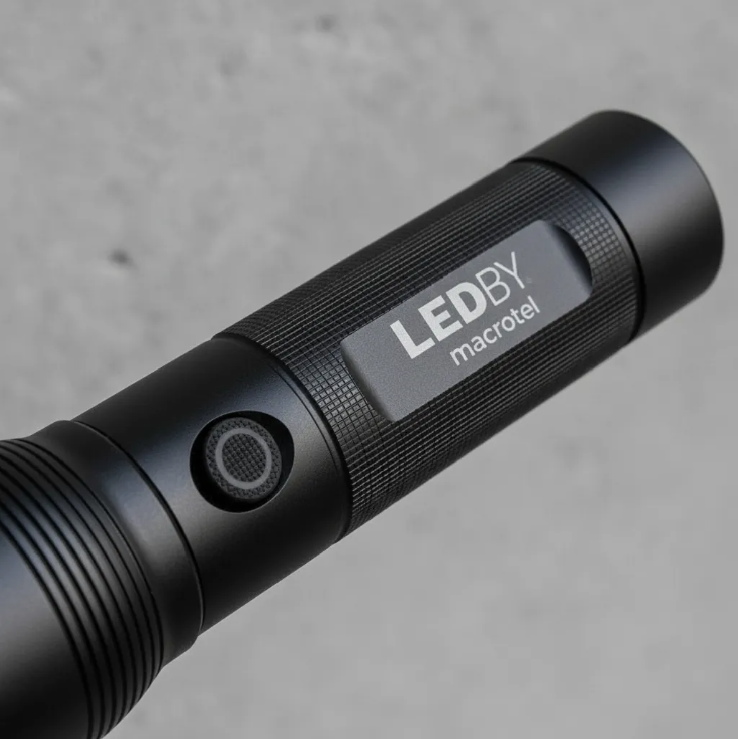 Linterna Led Táctica Recargable 1600 Lúmenes-2