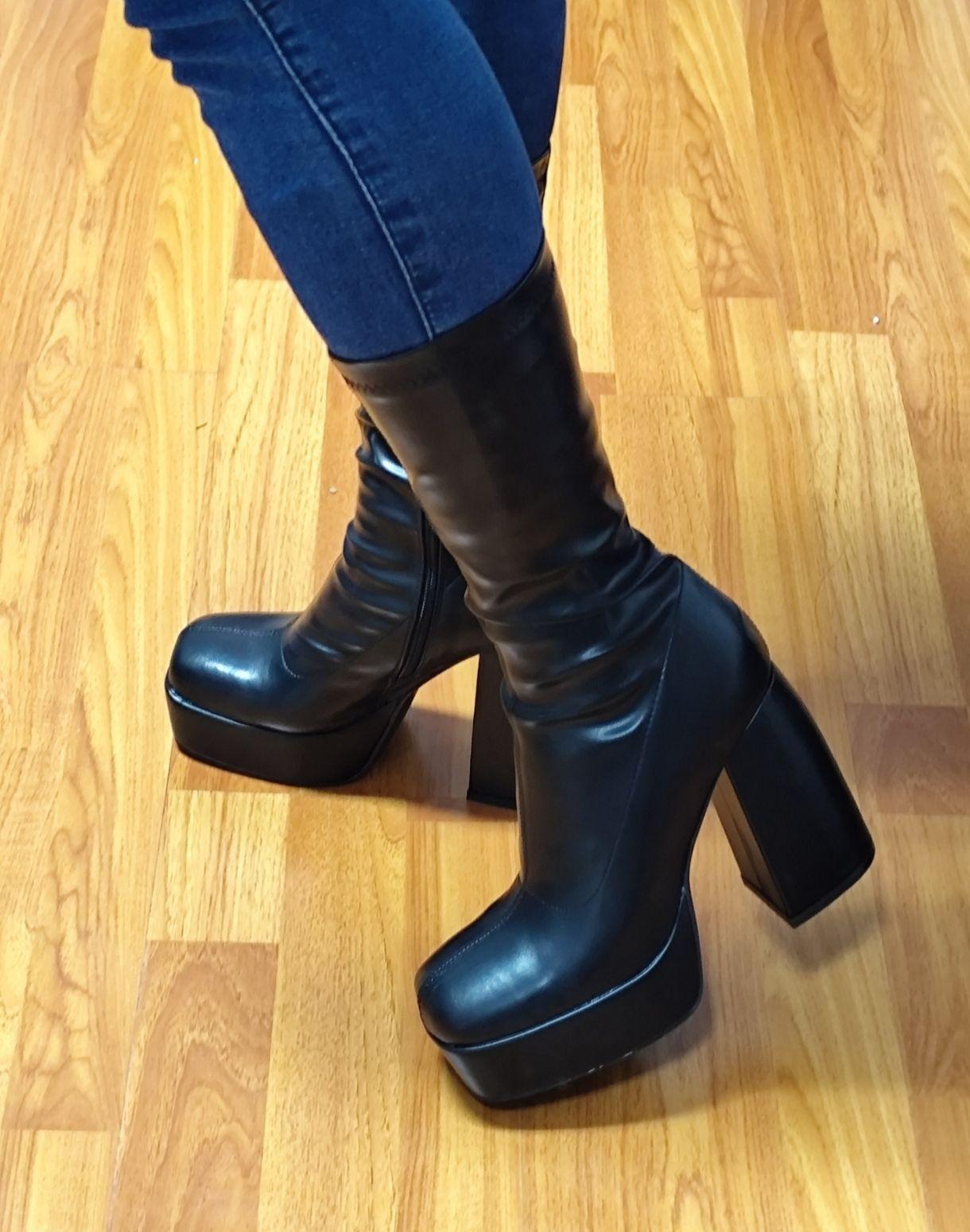 Bota  Mujer Taco Alto con Plataforma M472-1