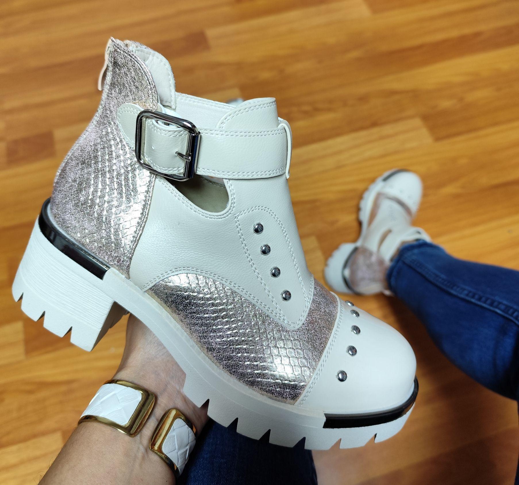 Botín Beige Para Dama  Taco  Bajo M466-2