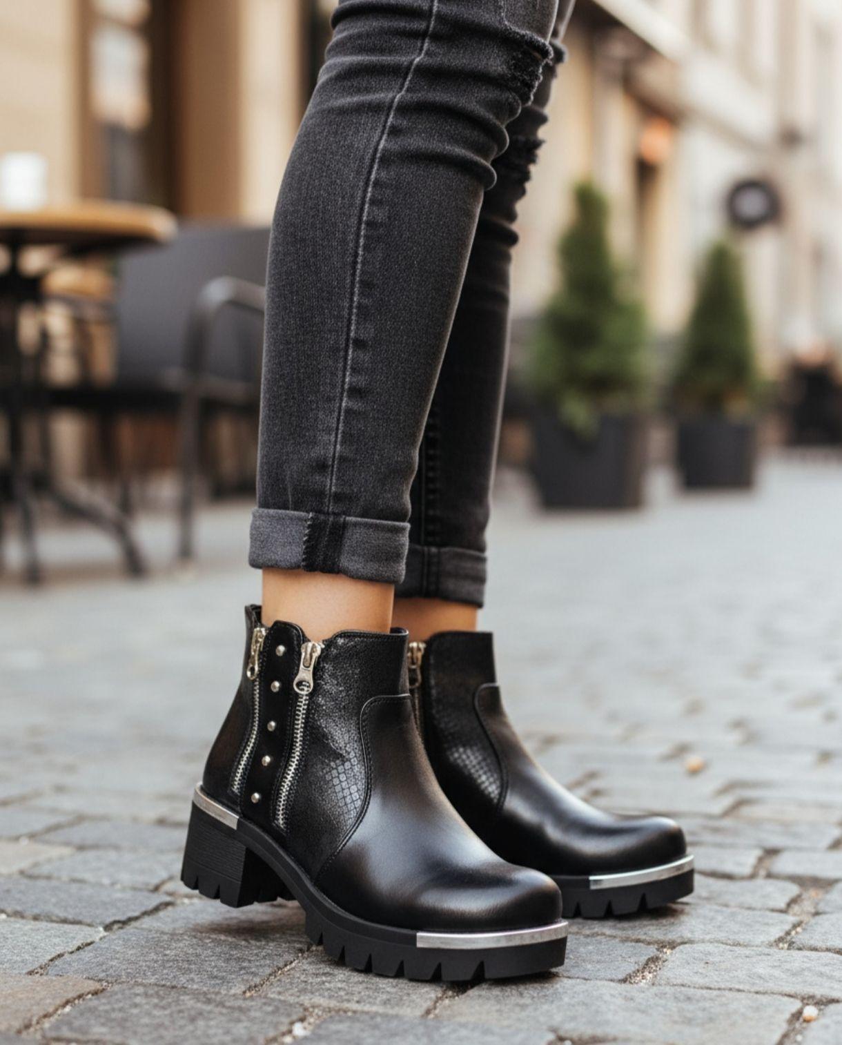 Botín Para Dama Taco Bajo Con Tachas   M465-3