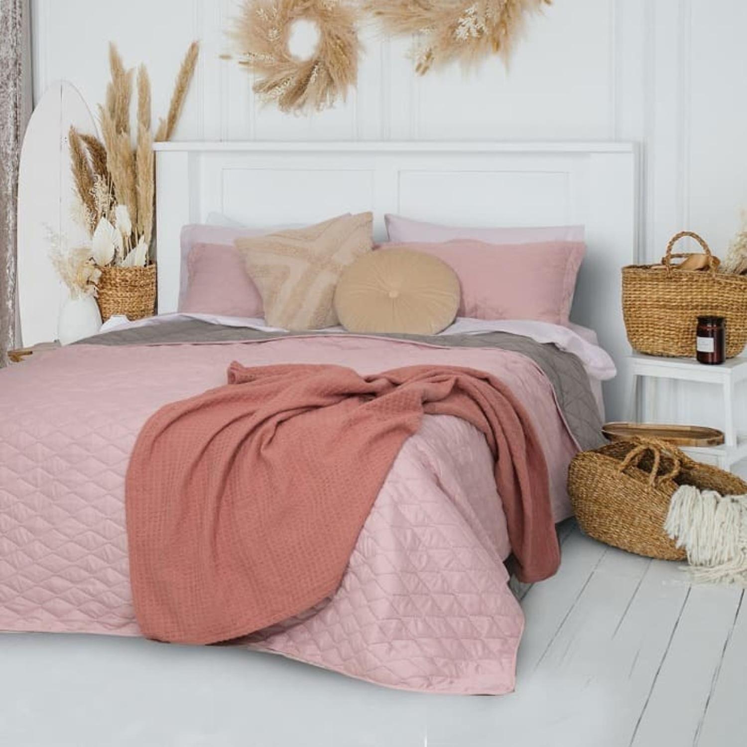 Cubre Cama 2 Plazas Diseño Acolchado Y Resistente Mashini-1