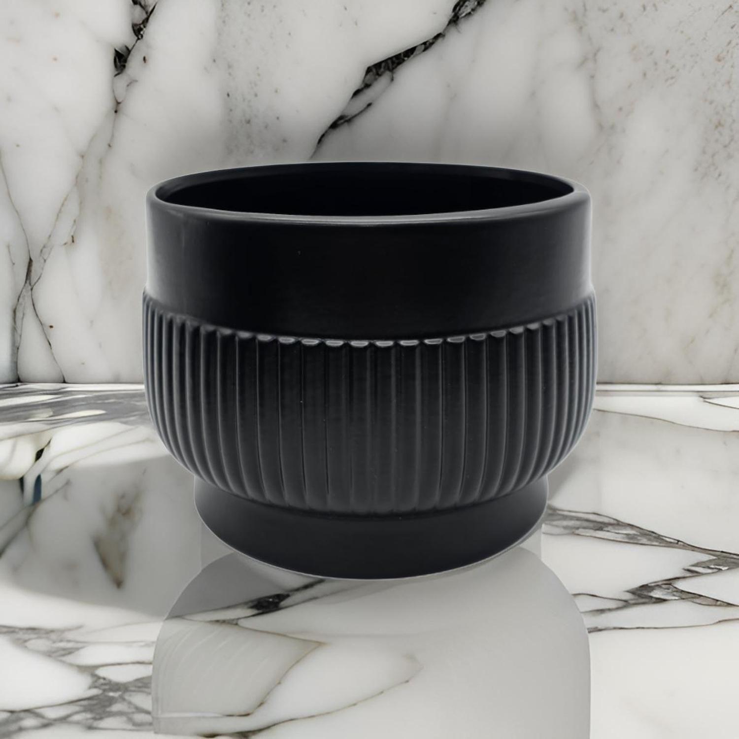 Macetero Maceta De Ceramica Lineas Relieve Negro M-3