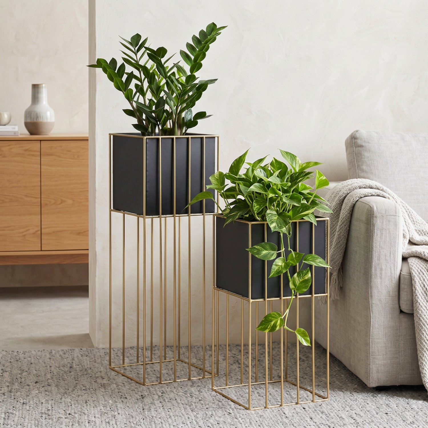Set 2 Porta Macetero Pedestal Maceta Plantas Negro Dorado-1