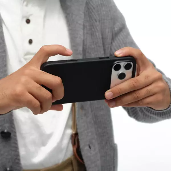Carcasa MOFT Snap para iPhone 17 Pro Max-3