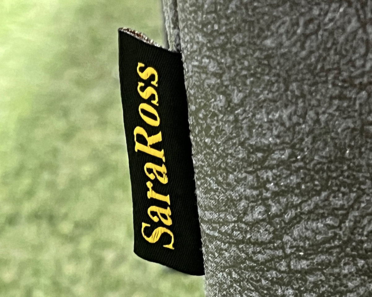 Seccional Eléctrico SaraRoss Modelo Santa Cruz con Parlantes y Cargador Inalámbrico-6