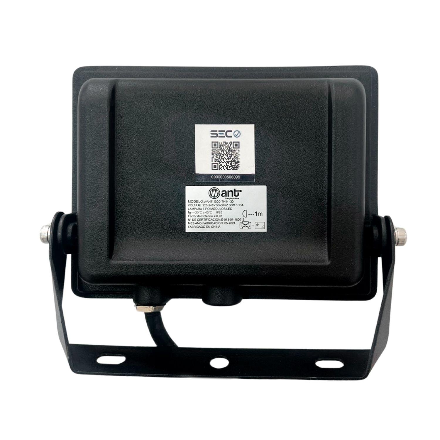 Proyector De Área LED "ECOTHIN" 30W Cálido-4
