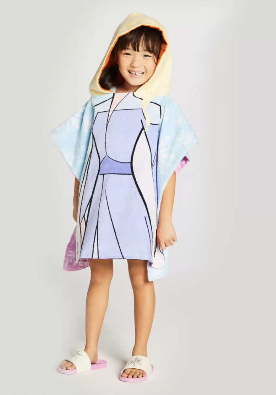 TOALLA CON CAPUCHA REVERSIBLE FROZEN 2-2
