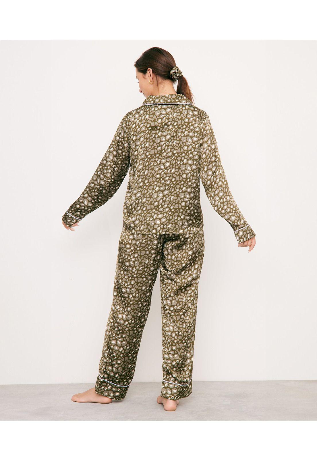 Set Pijama Largo Satinado Animal Print Verde Musgo-2