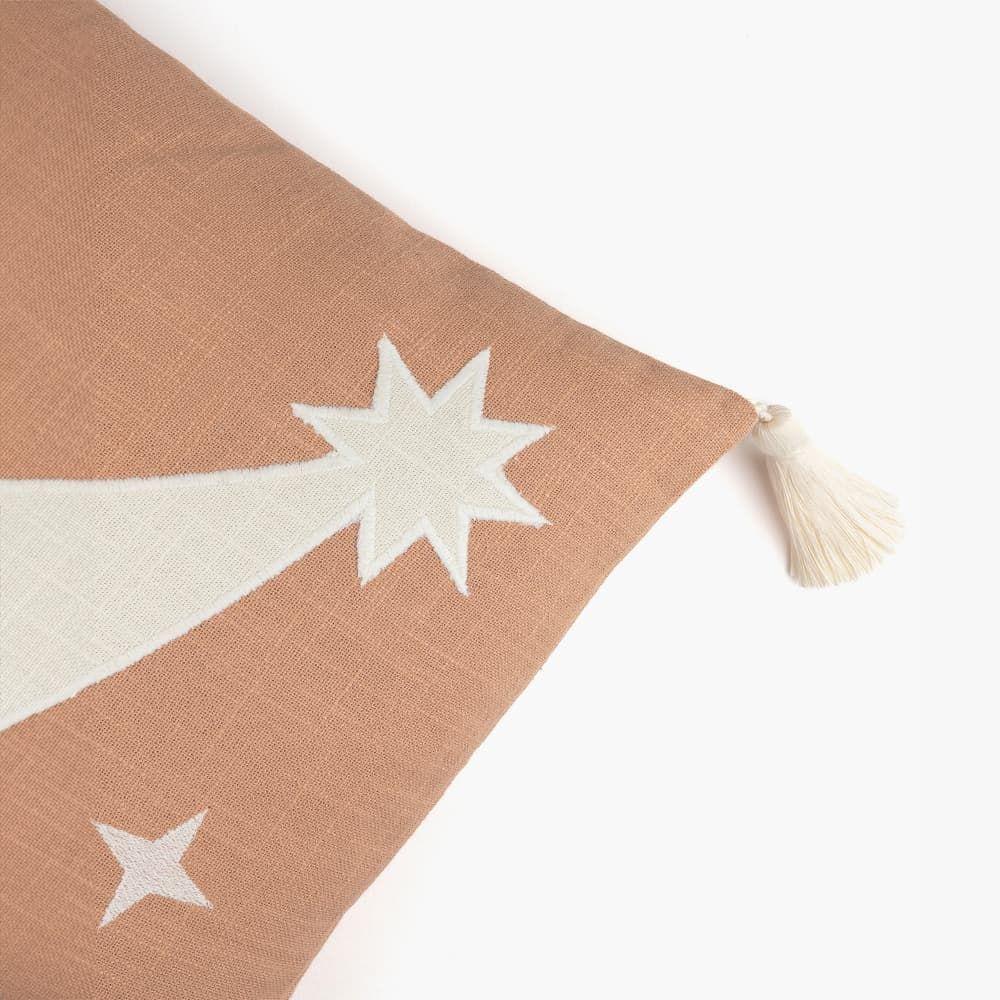 Cojín Mujer Cuadrado Cosmic 45 X 45 Rosado-2