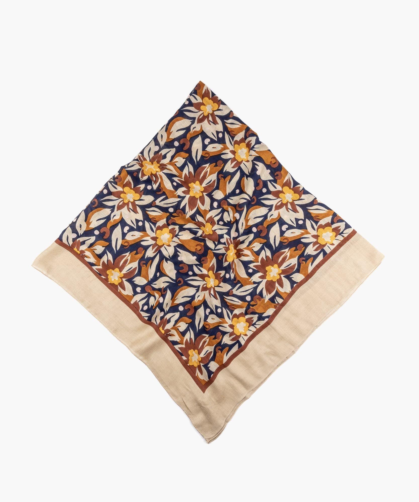 Pañuelo Mujer Flores Beige-1