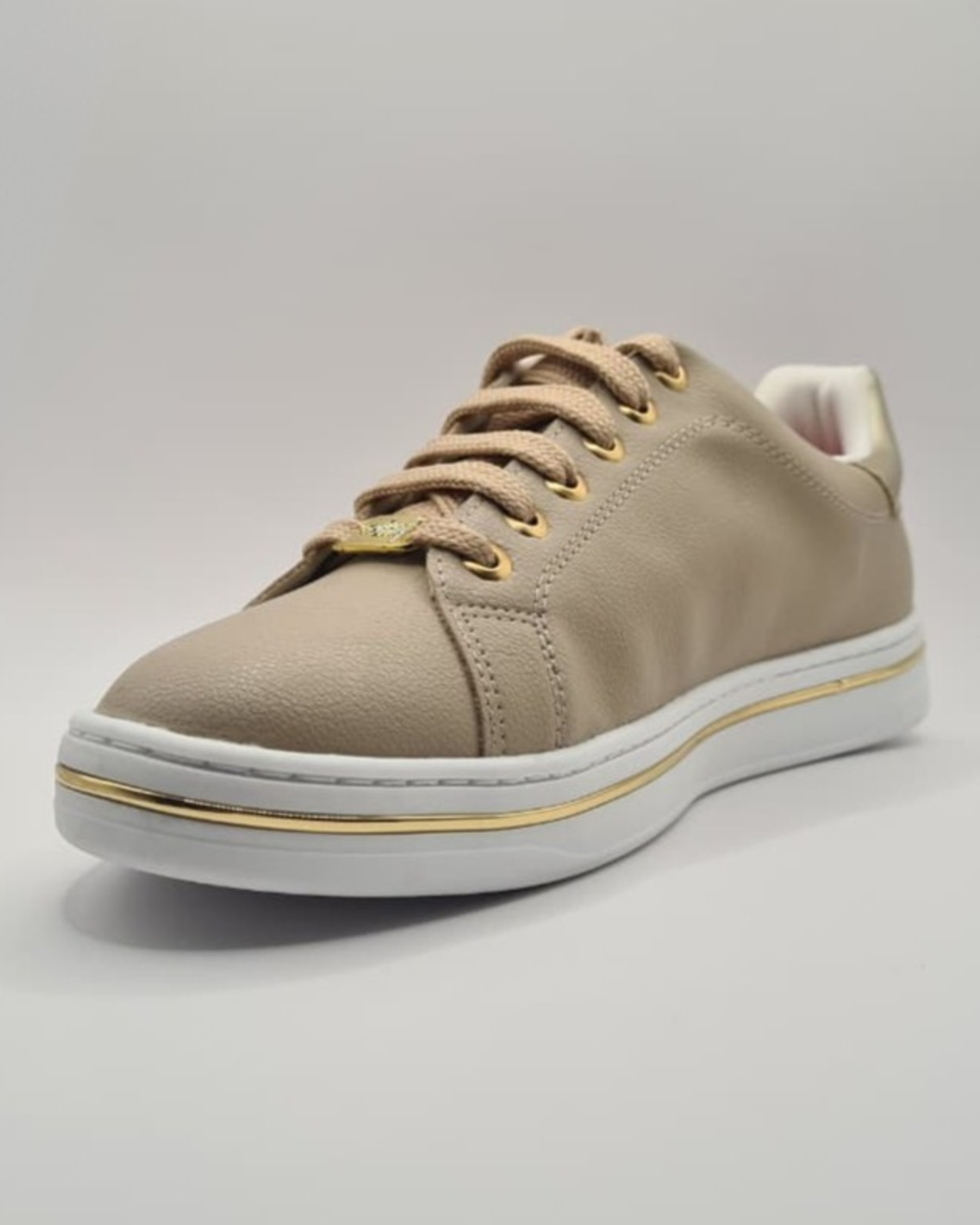 Zapatilla Casual Detalles Dorados Extra Acolchada Softli-3