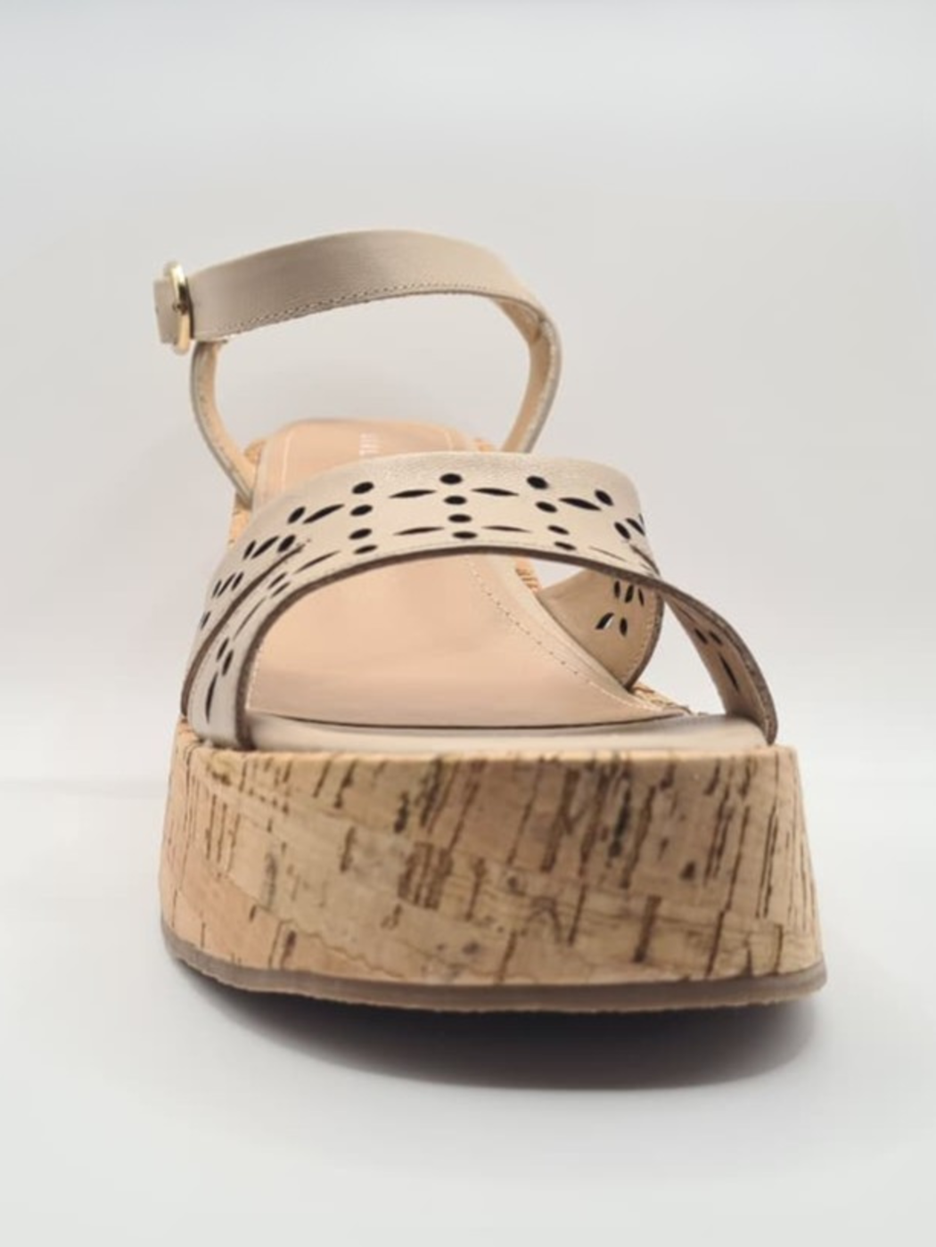 Sandalia Plataforma Cuero Tiras Diseño Lia Line-2