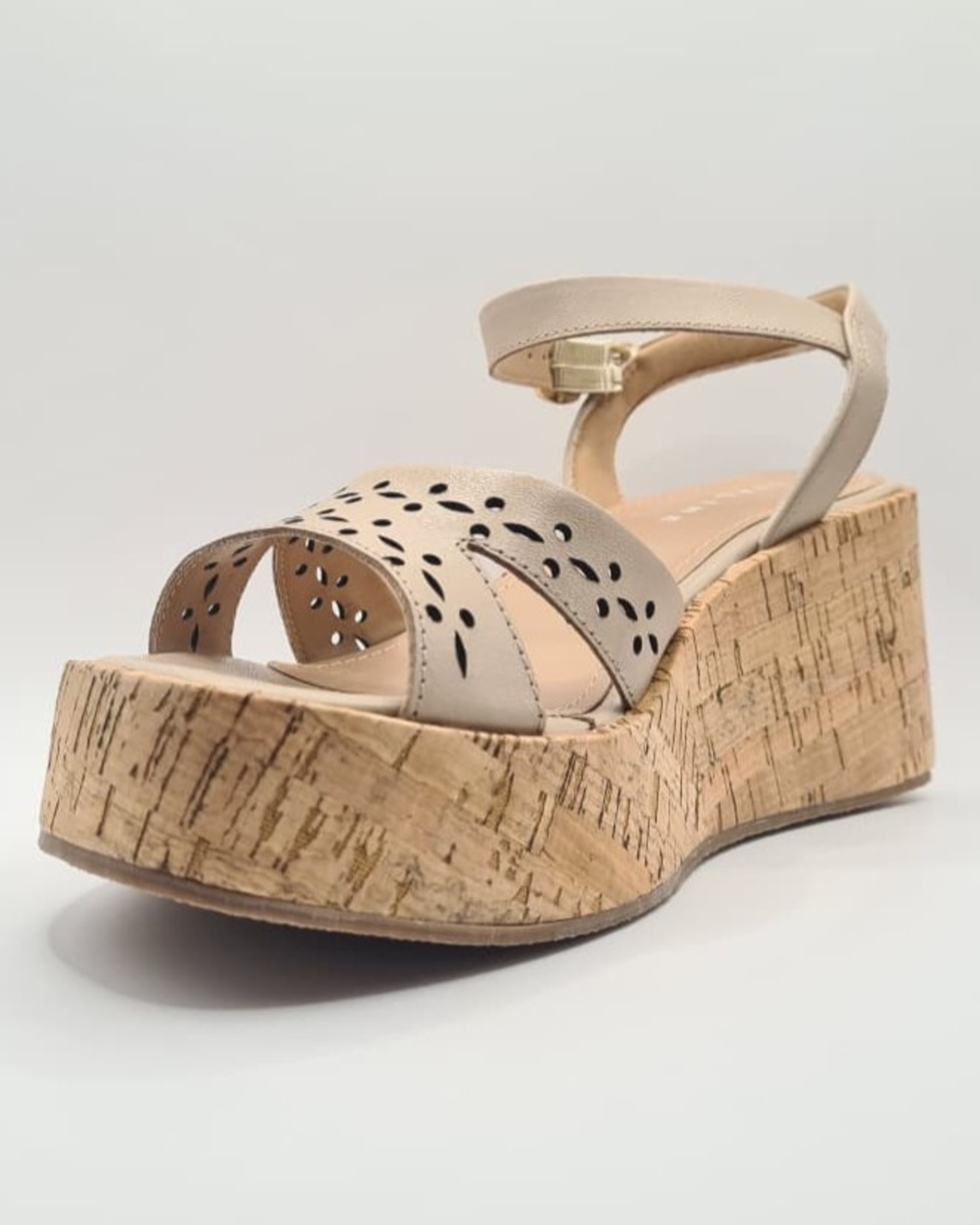 Sandalia Plataforma Cuero Tiras Diseño Lia Line-3