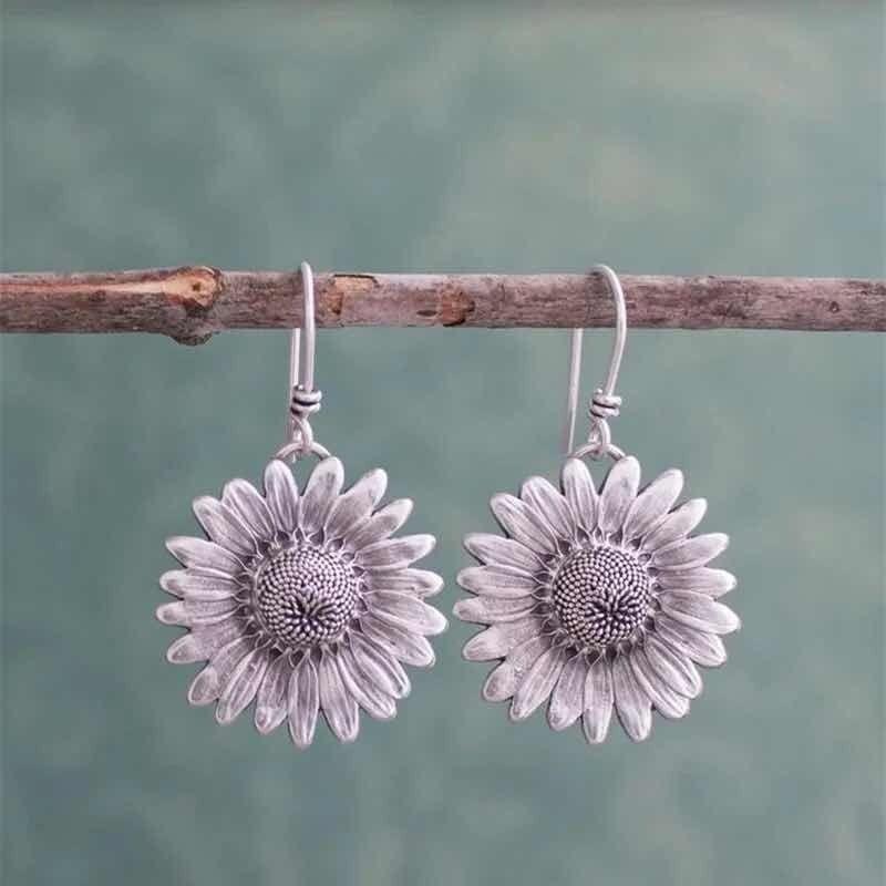 Aros Plateados Forma Girasol - Pendientes Femenino De Flor - Plateado-3