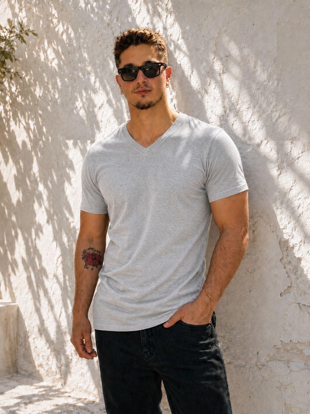 Polera Cuello V Premium De 200Gr slimfit Unisex elasticada-0
