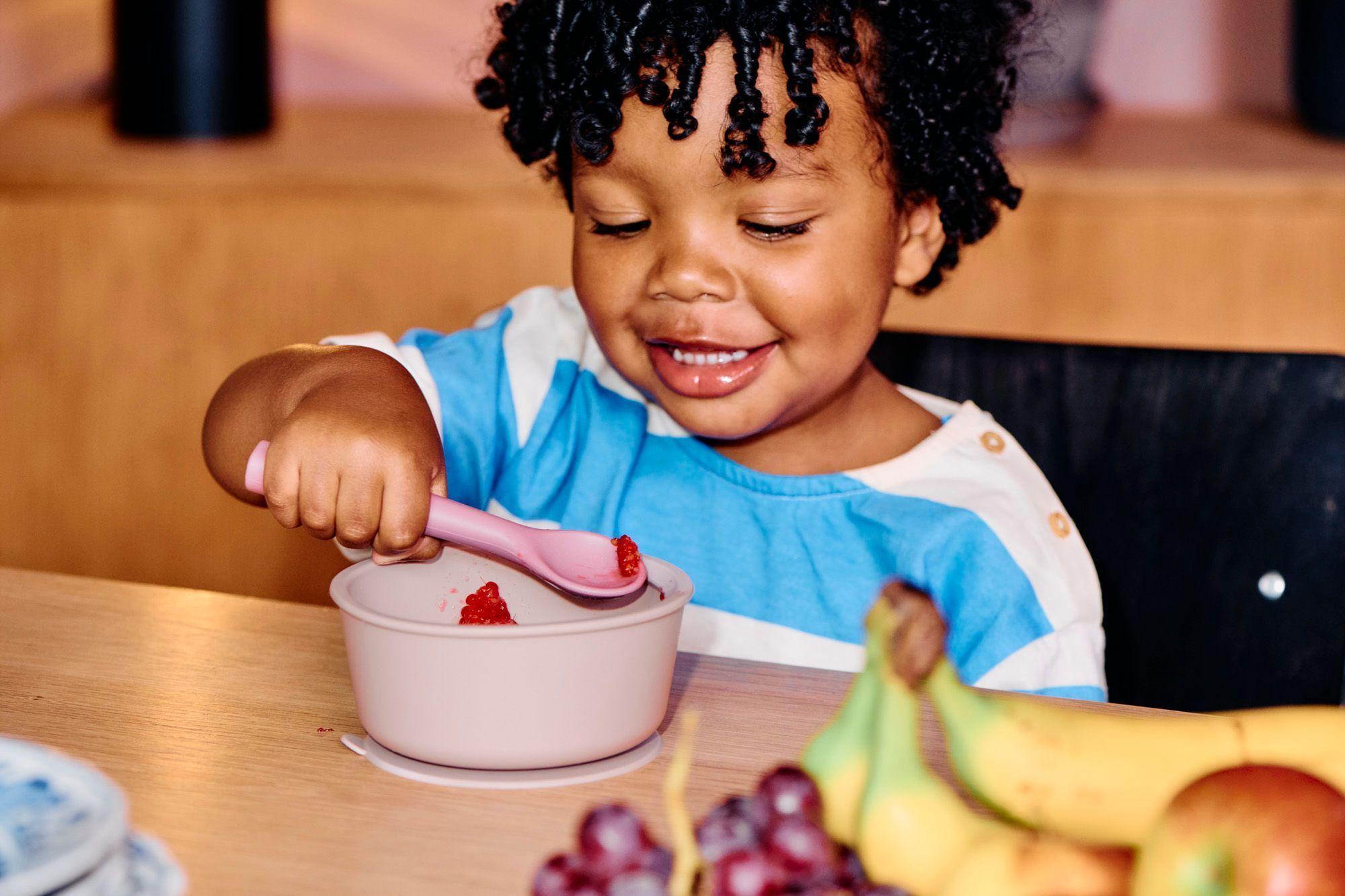 Set bowl pocillo y cuchara de silicona 4 meses EasiStick Tommee Tippee-5