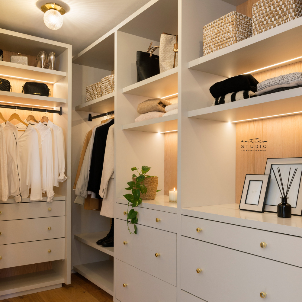 Diseño Walk In Closet hasta 5m2 DecoAntico Studio-1