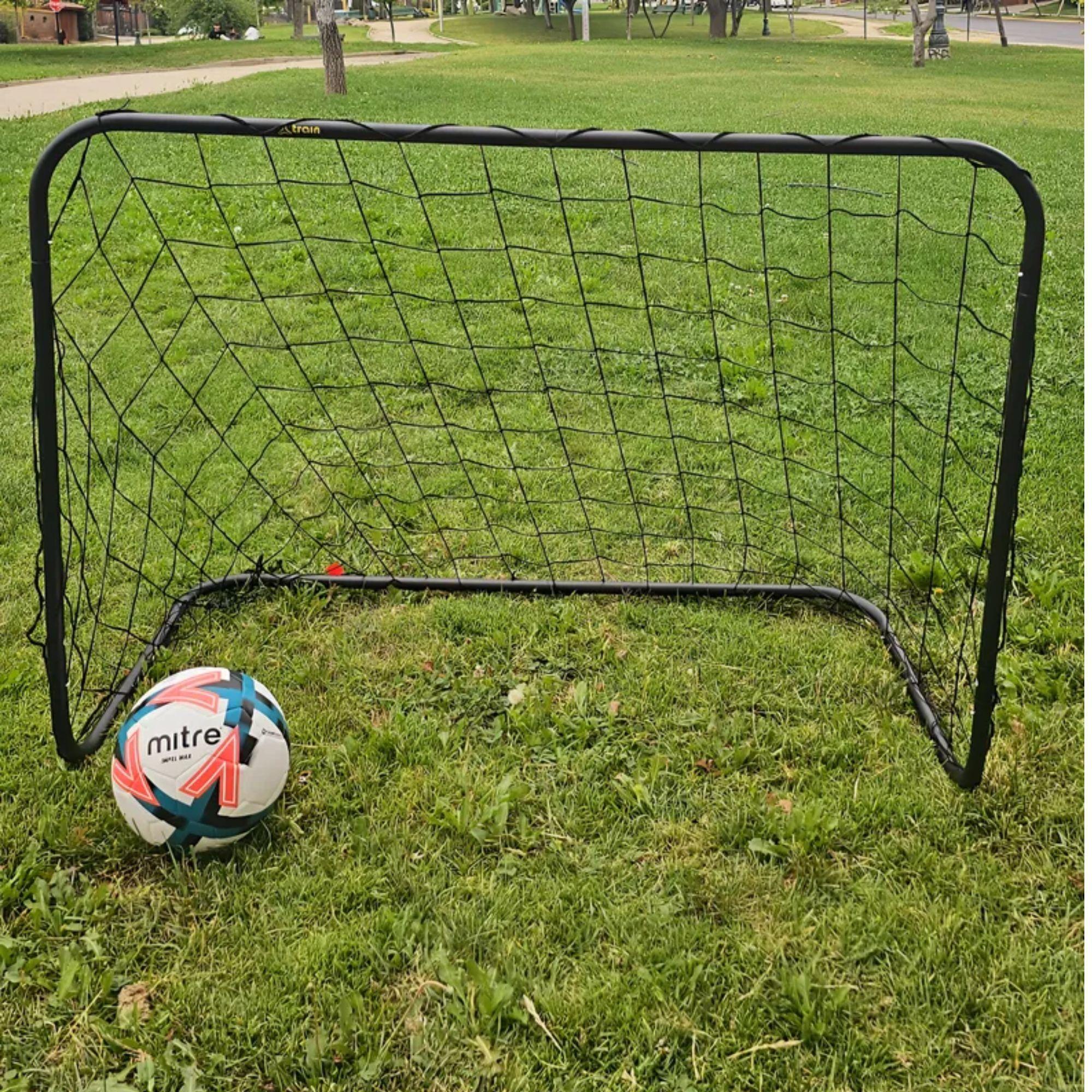 Arco De Futbol Armable Train Con Red Y Estacas 122x91x61cm-5