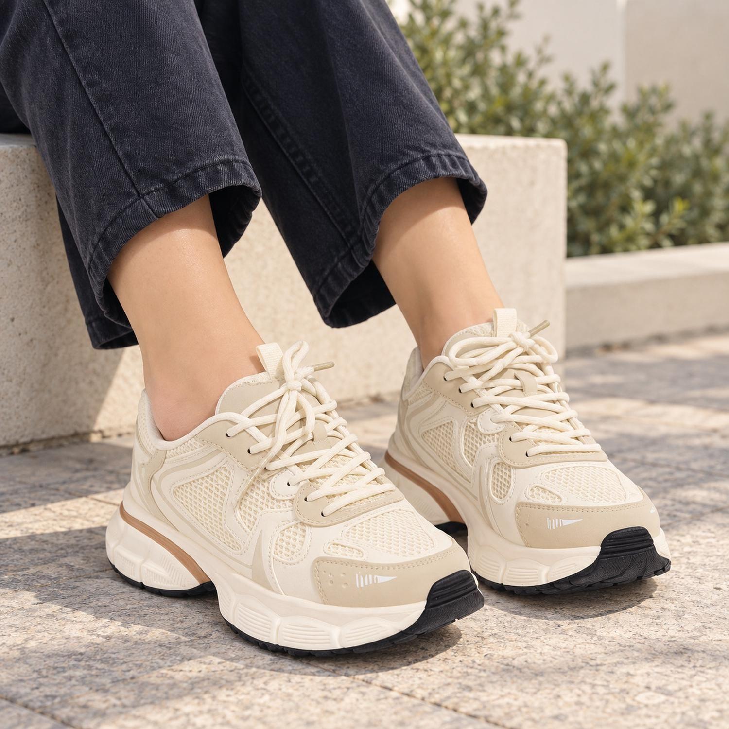 Zapatilla Deportiva Beige Mujer Capri 2460-18-5