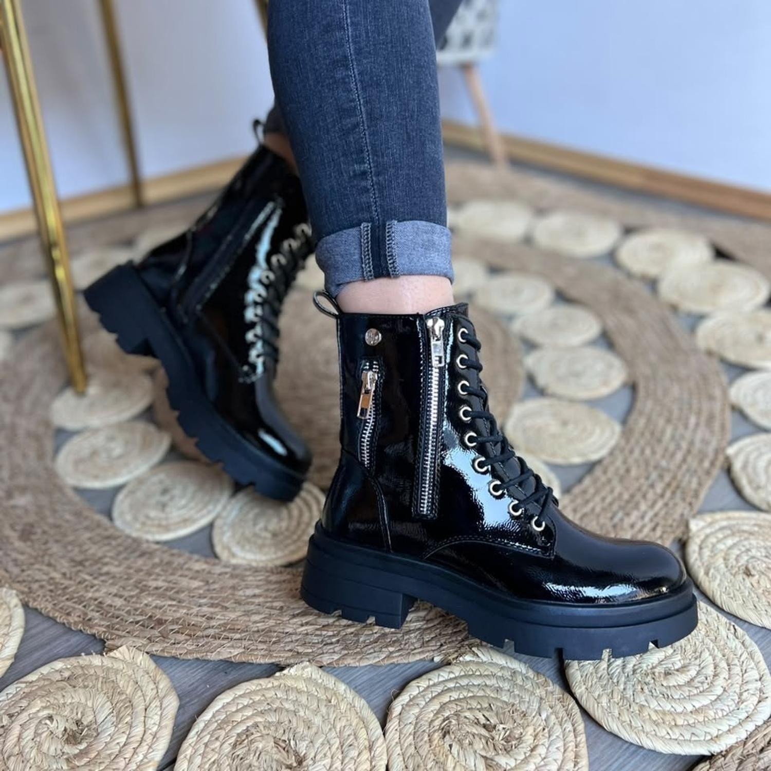 Bota Negro Mujer Charol Combat 22-20A-3