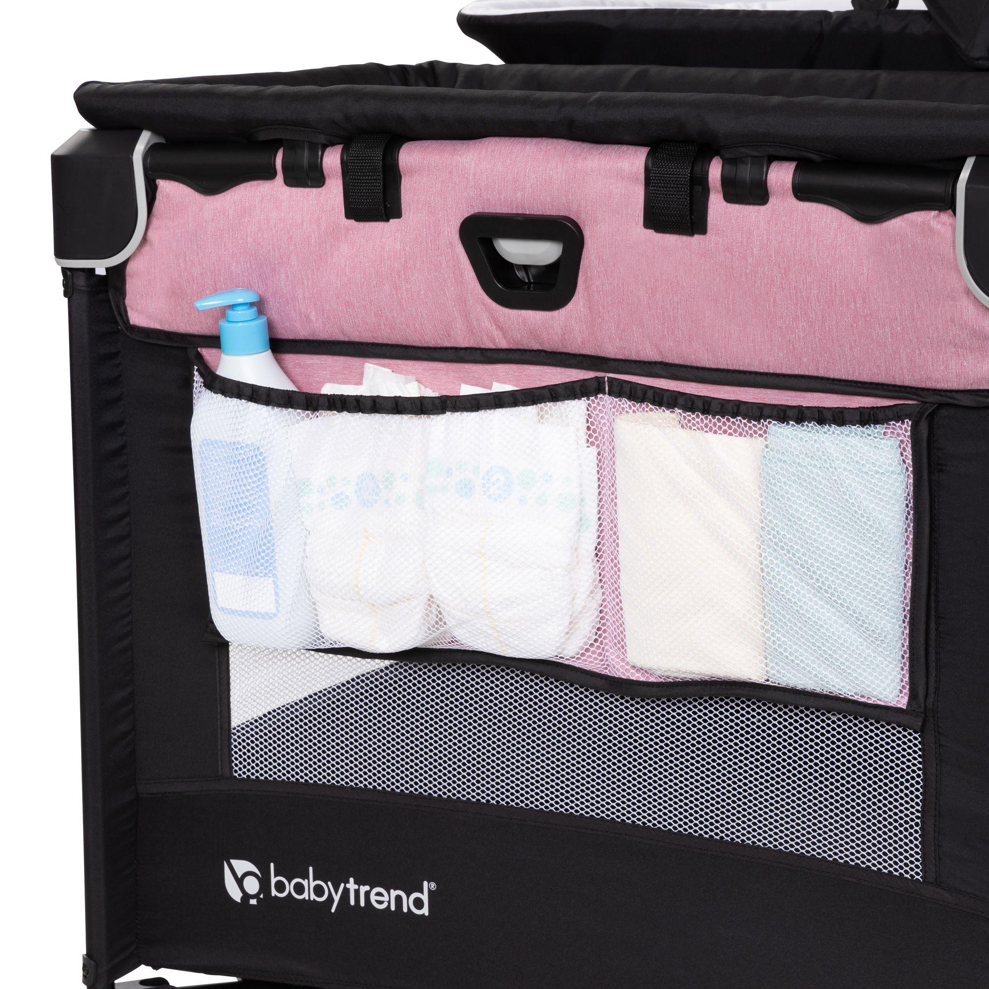 Cuna Corral Nursery Den con Moisés Portátil y Mudador Rosado-7