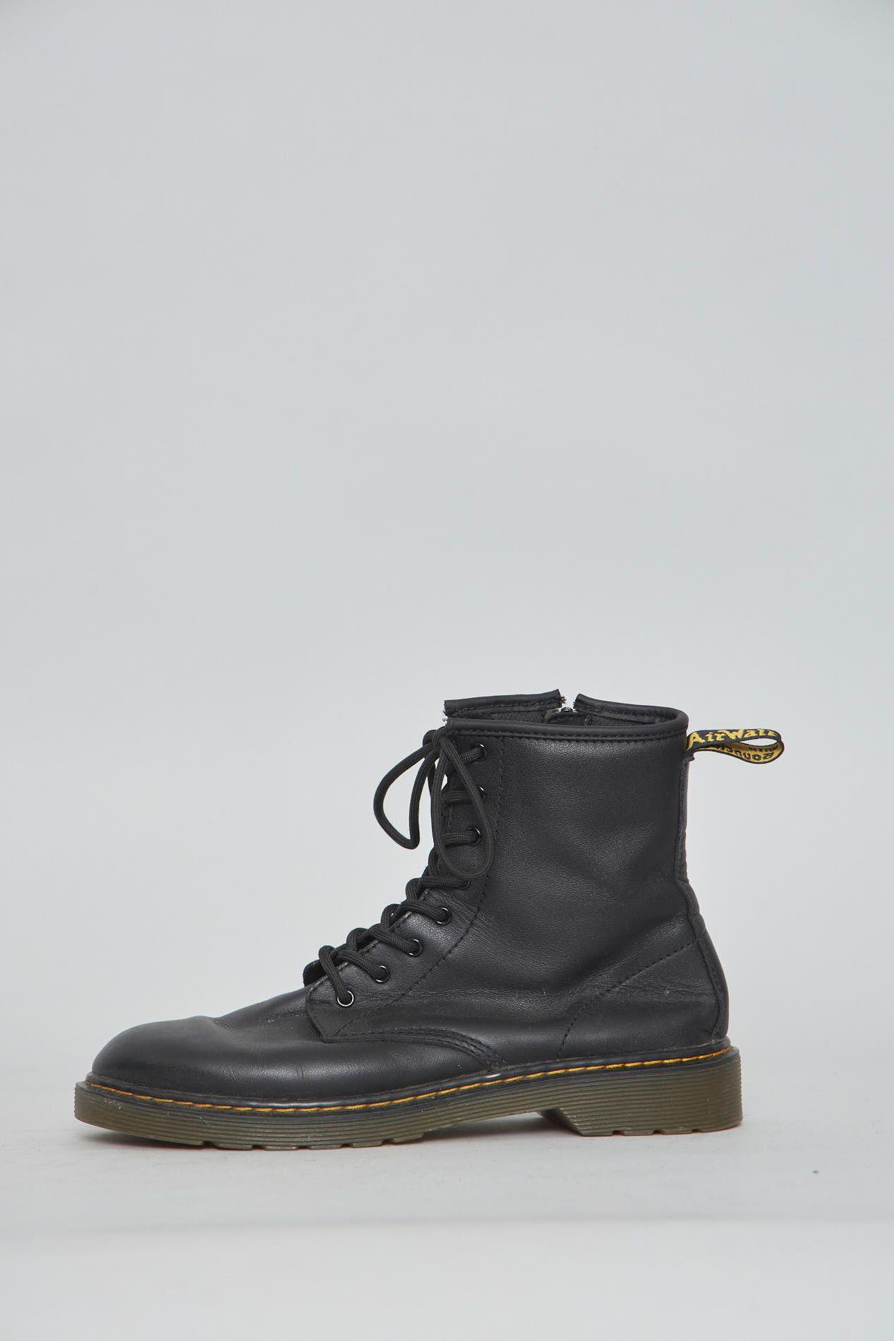 Bototo casual  negro dr martens talla 38 261-0