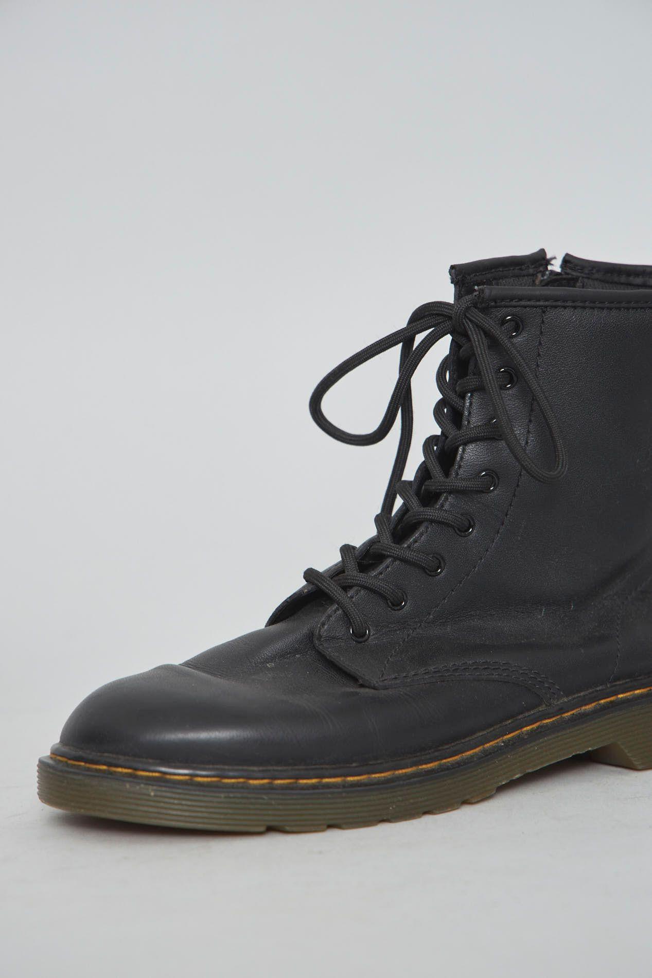 Bototo casual  negro dr martens talla 38 261-2