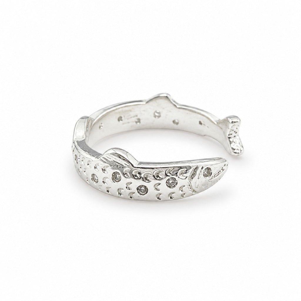 Anillo Ajustable Banda Pez Satinada - Baño de Plata-0