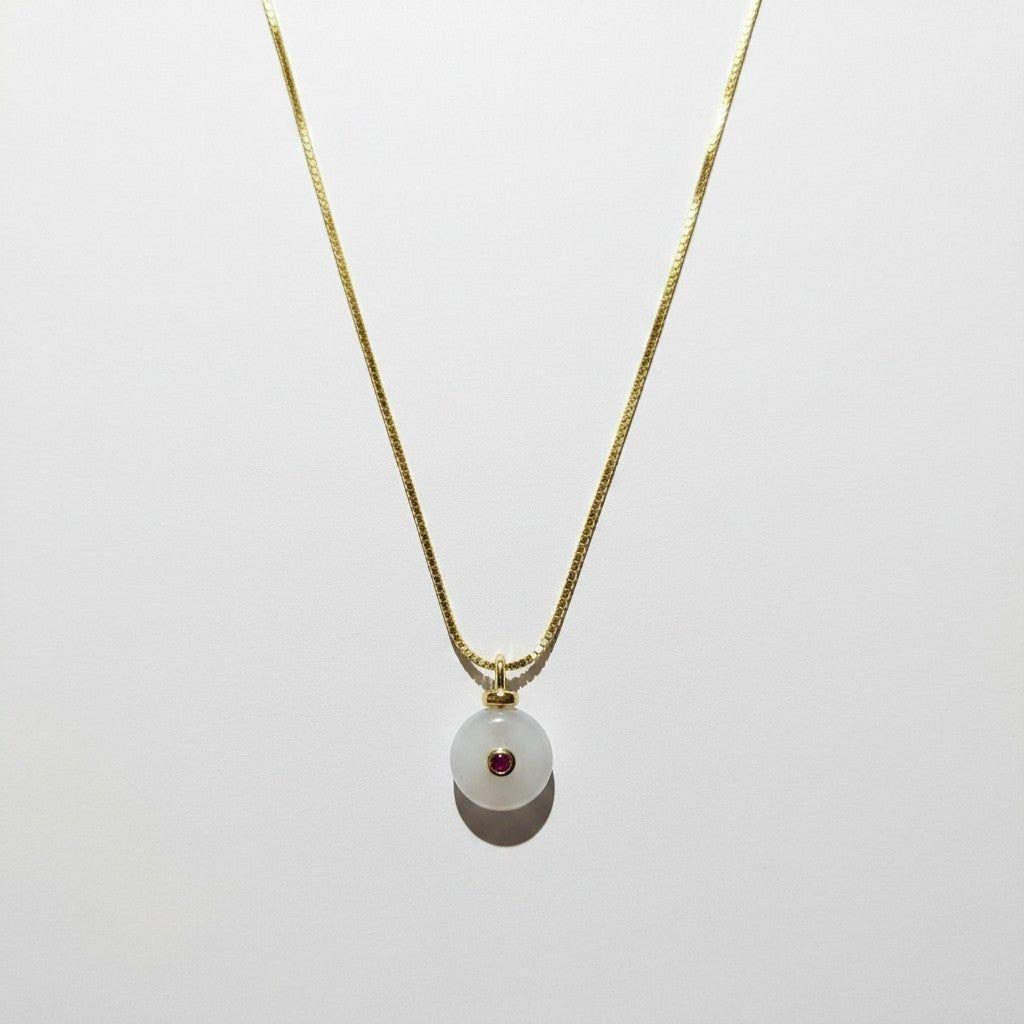 Collar Donut Piedra Luna con Circón Rojo - Baño de Oro-0