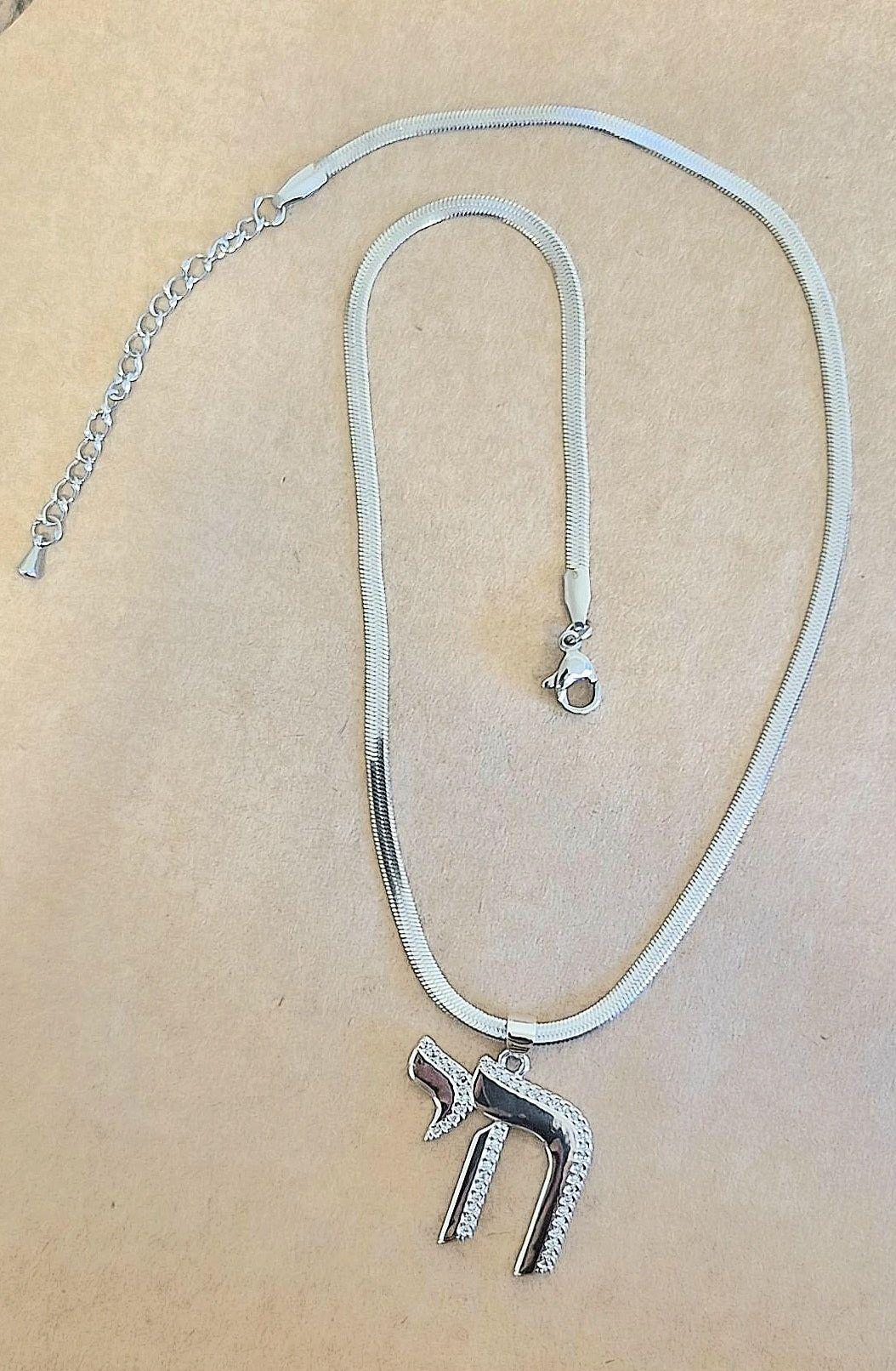 Collar Jai con Zirconias – Símbolo de Vida y Protección-2