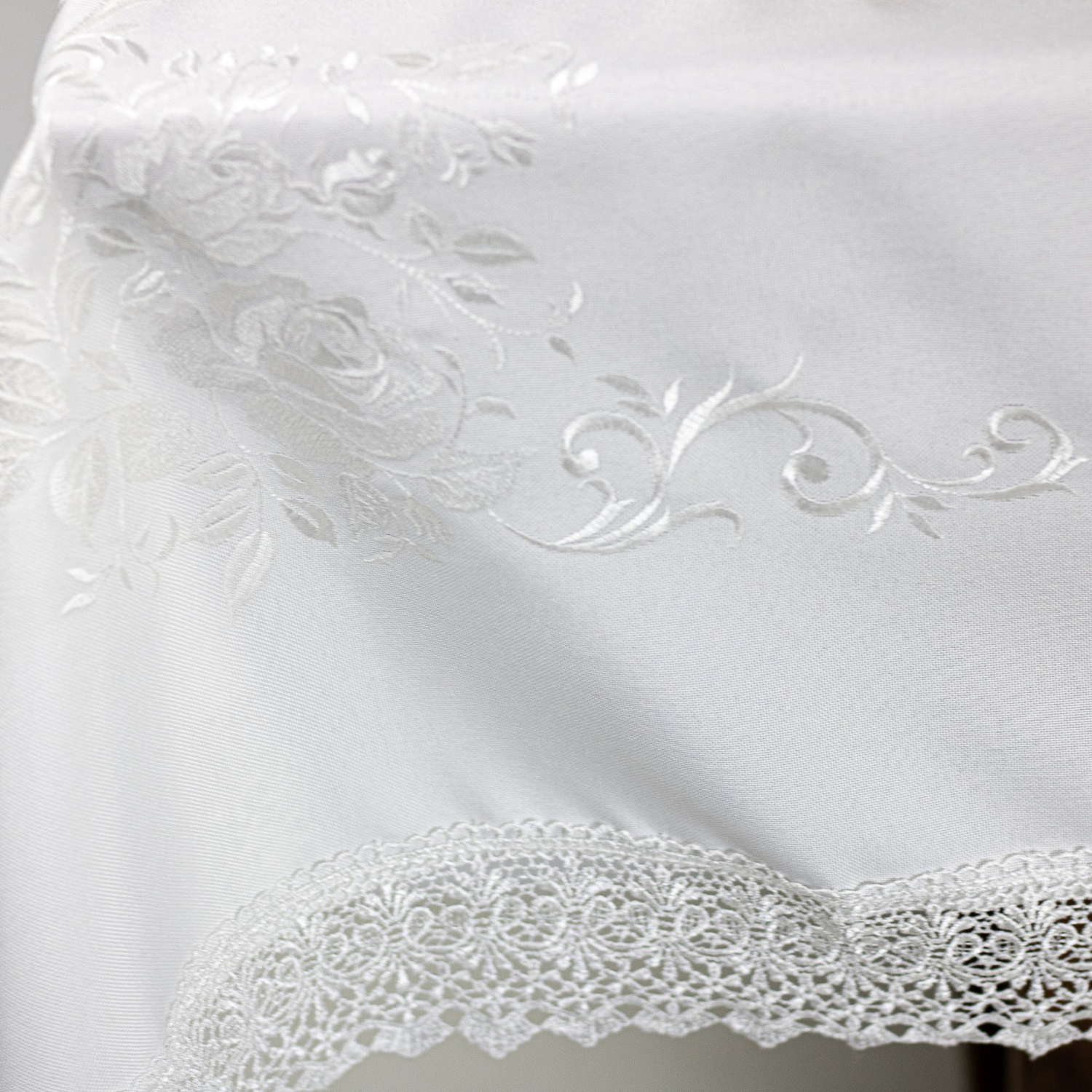 Mantel Rosa Bordada Rectangular 12 Personas 180x320cm-2