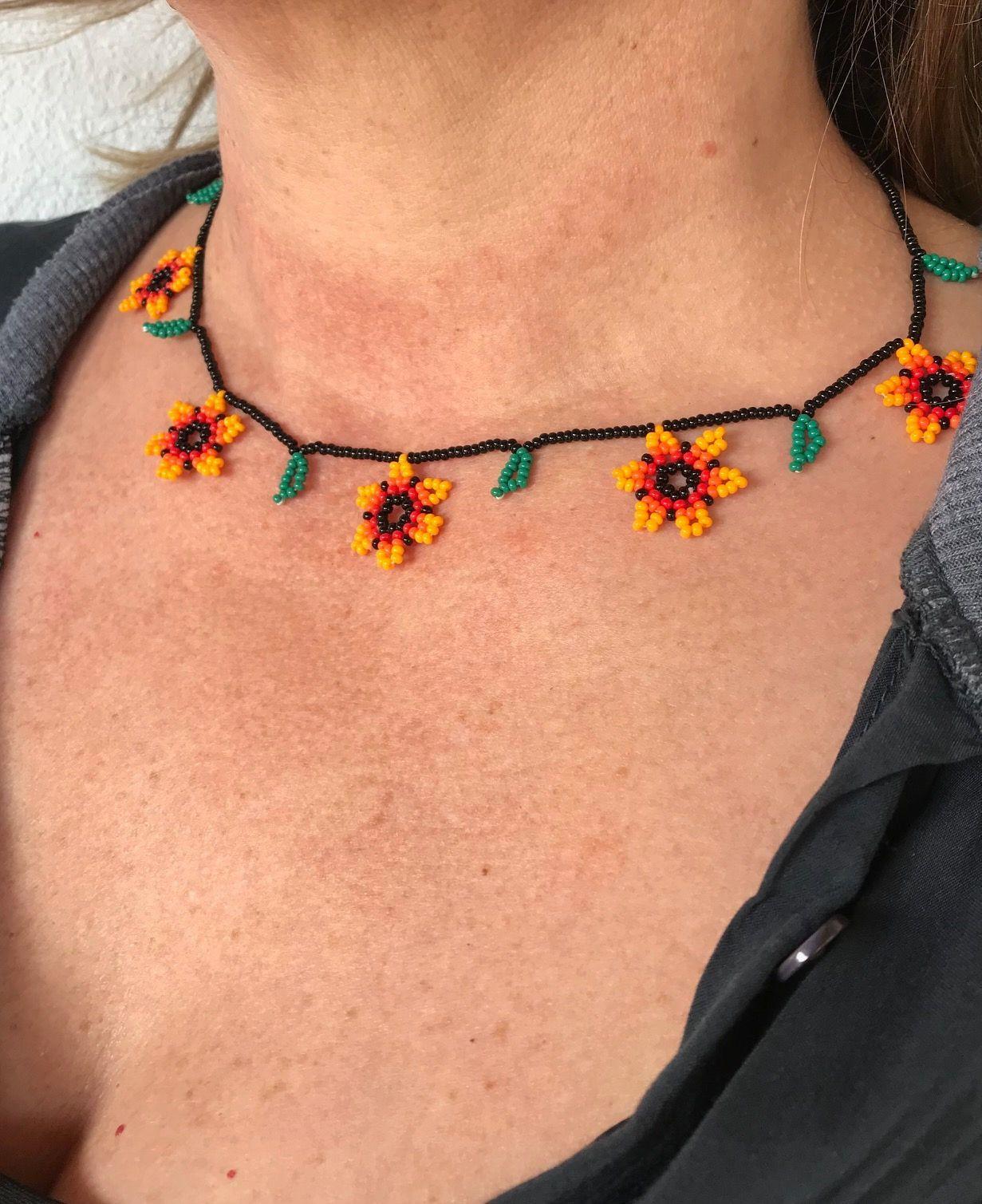 Fino collar mexicano de mostacillas -3