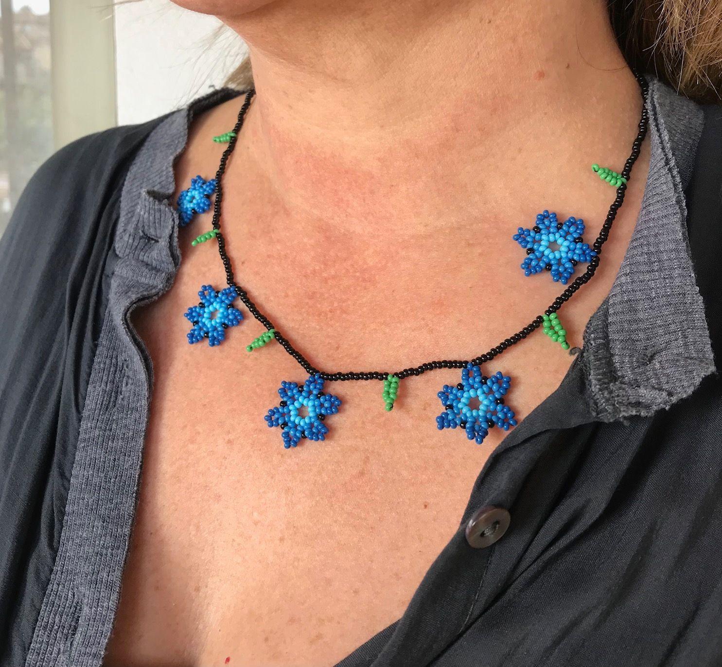 Fino collar mexicano de mostacillas -2