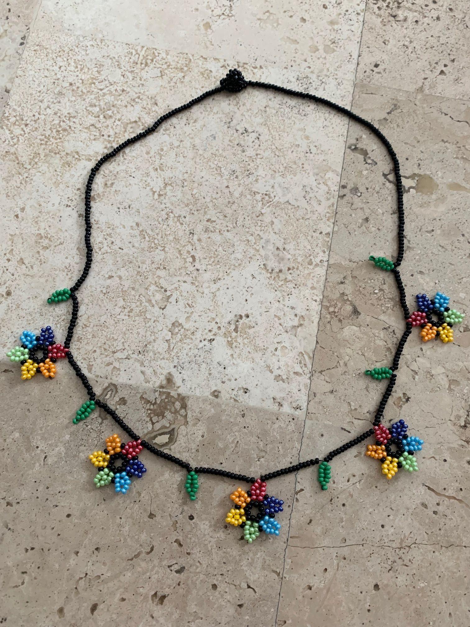 Fino collar mexicano de mostacillas -4