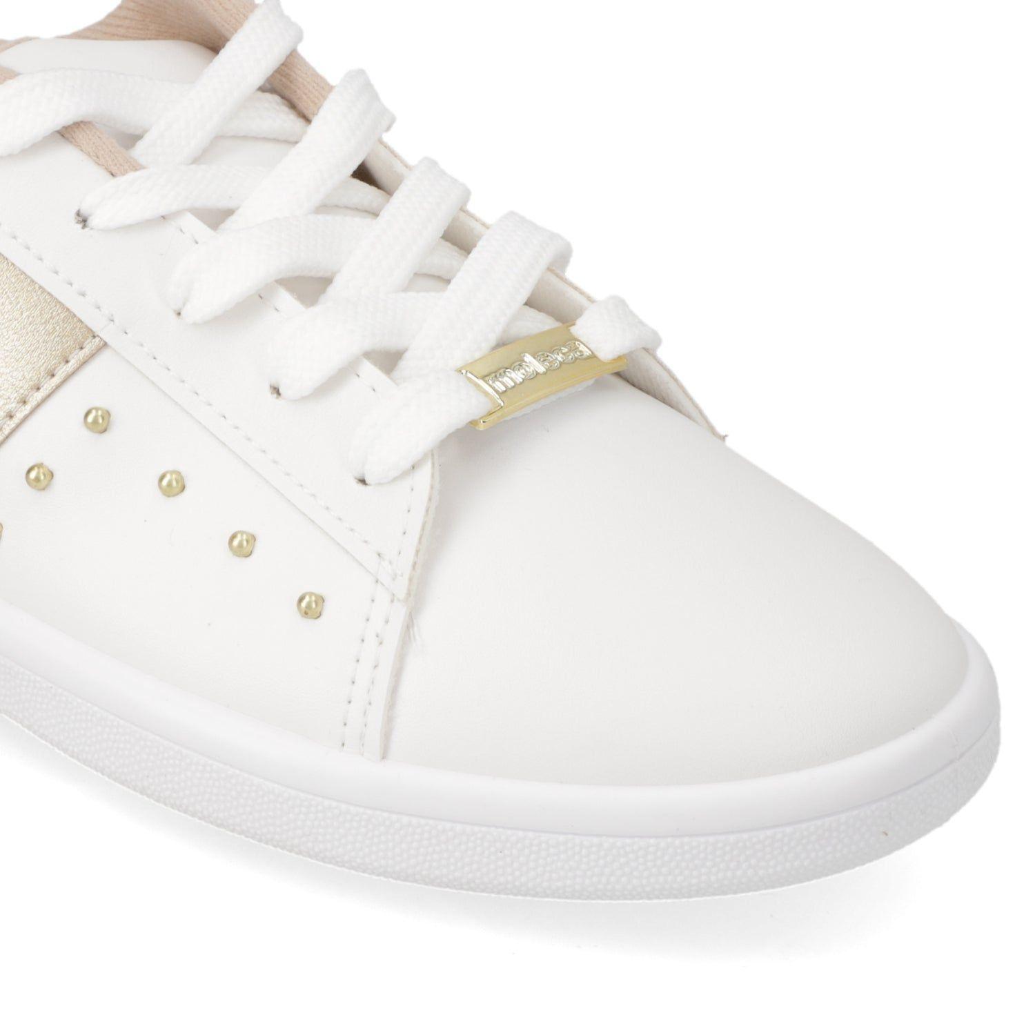 Zapatilla Casual Blanca con Tachas Doradas-4