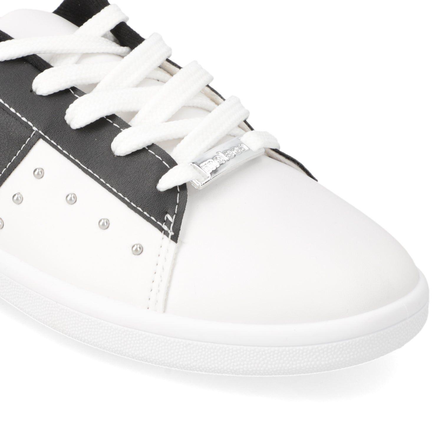 Zapatillas Urbanas Mujer Moleca Blanca y Negra con Tachuelas-5