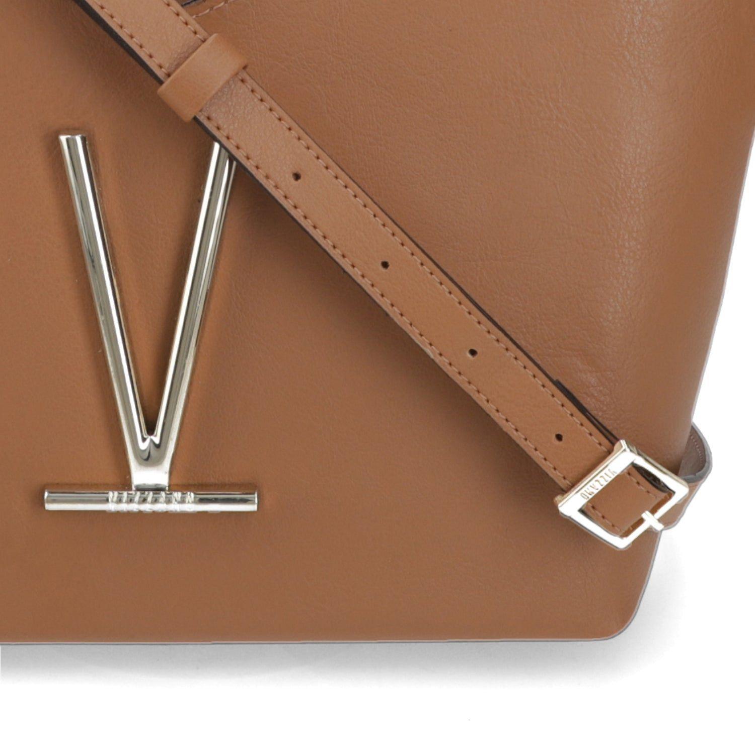Cartera Tote Mujer Vizzano Camel con Logo Metálico-2