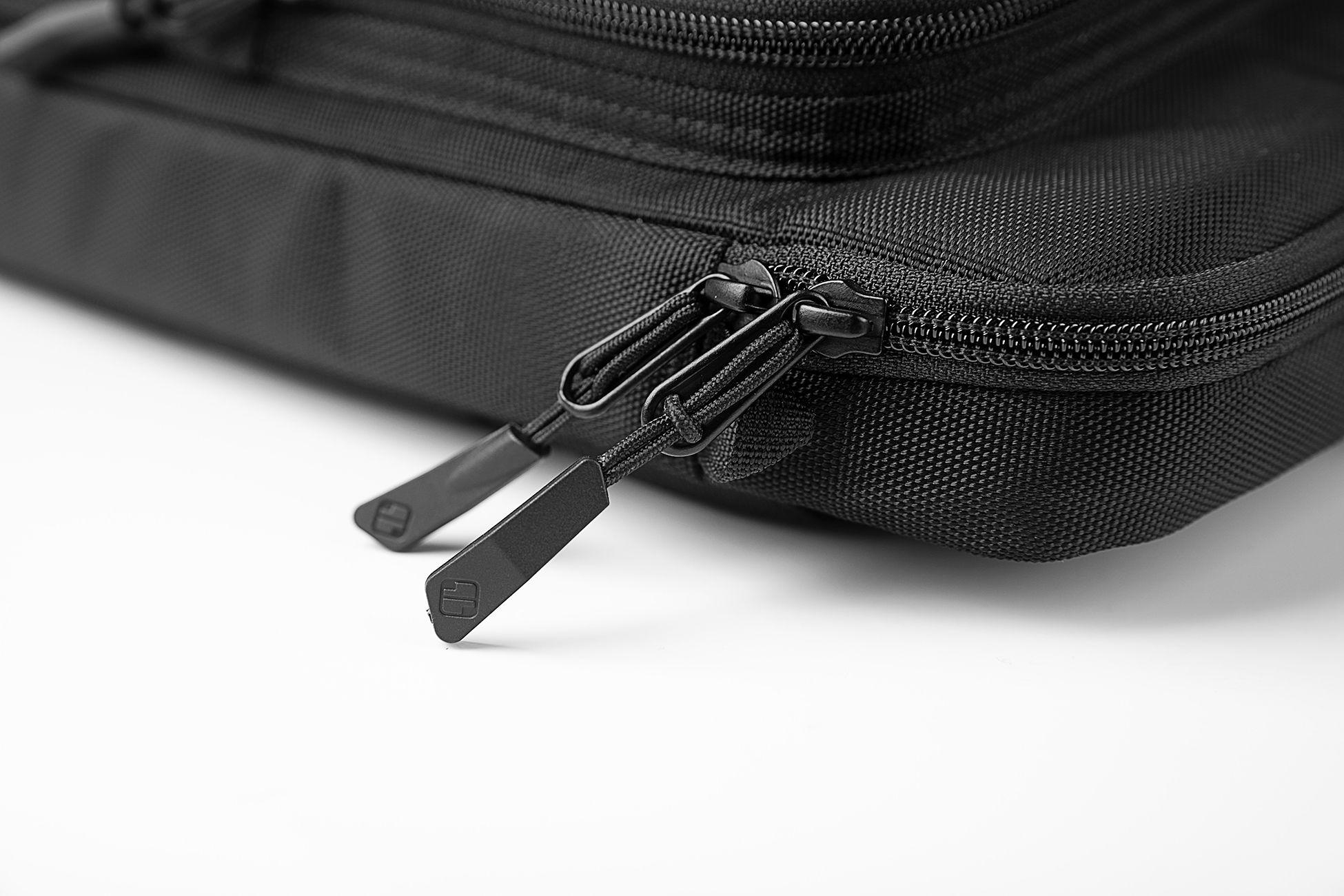 Tomtoc Bolso Hombro A42 Notebook/macbook 17.3 Negro A42-F01D-6