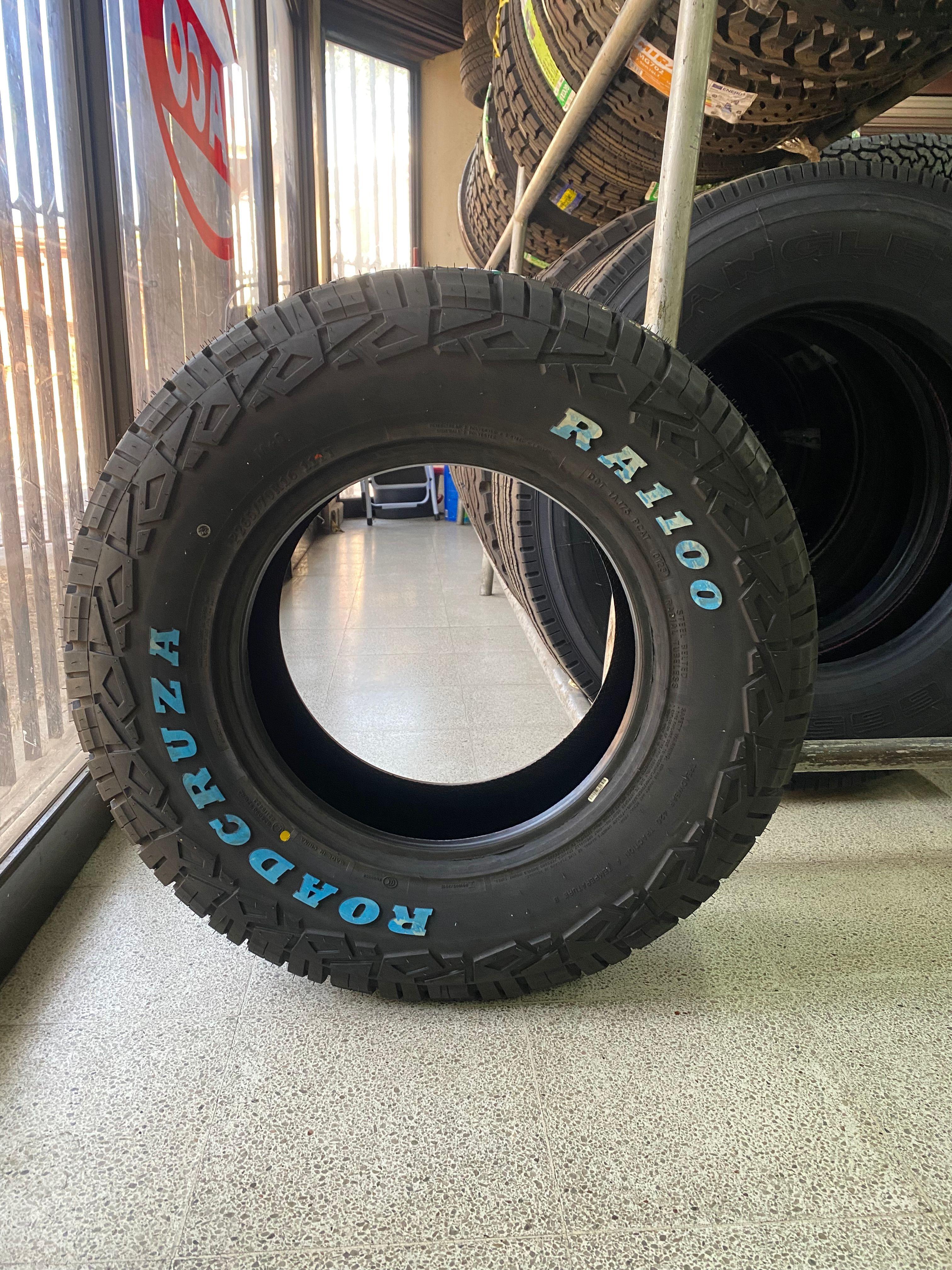 Neumatico 245/65R17 AT RA1100 111TX Roadcruza-4