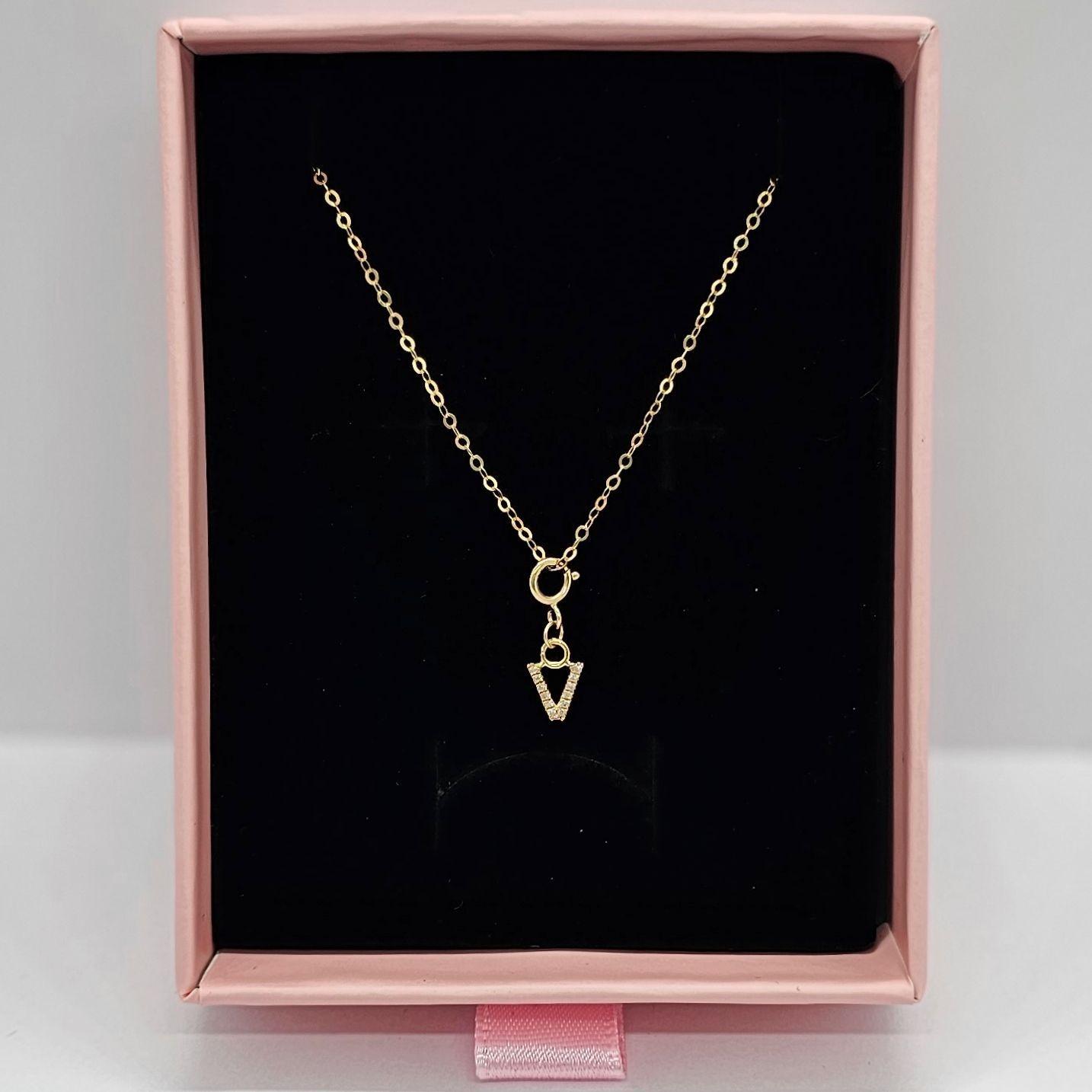 Cadena Eslabones Oro Amarillo 18k Charm Letras Inicial V Full Diamante-2