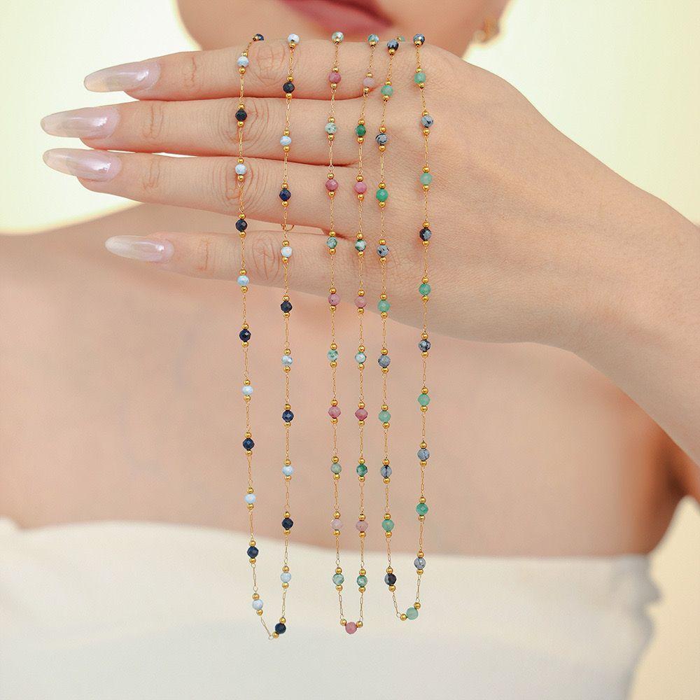 Collar Baño Oro Amarillo 18k Piedrecillas Cadena Tonos Negro y Verde-4