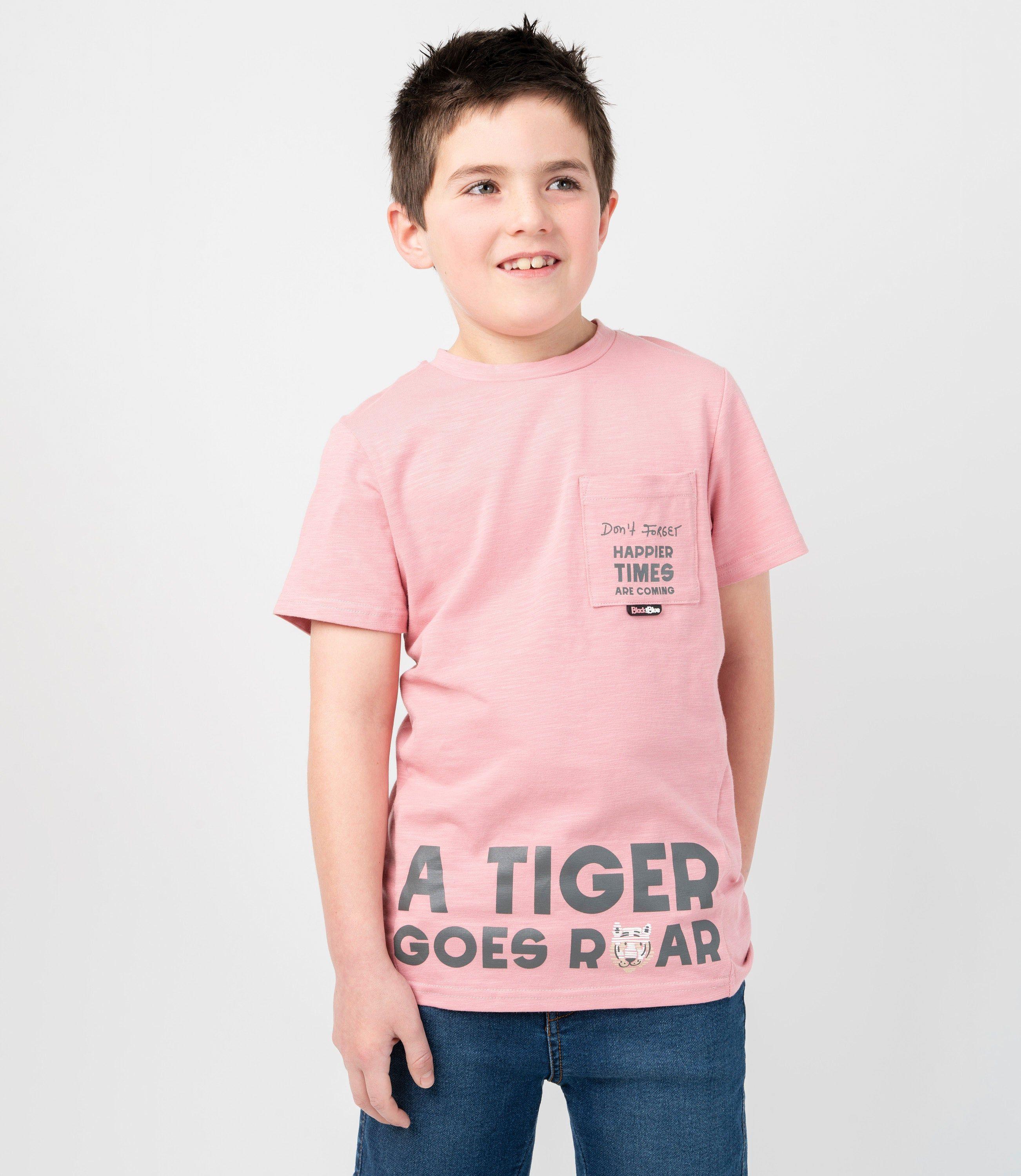 Polera manga corta niño long fit rosado Black and Blue-0