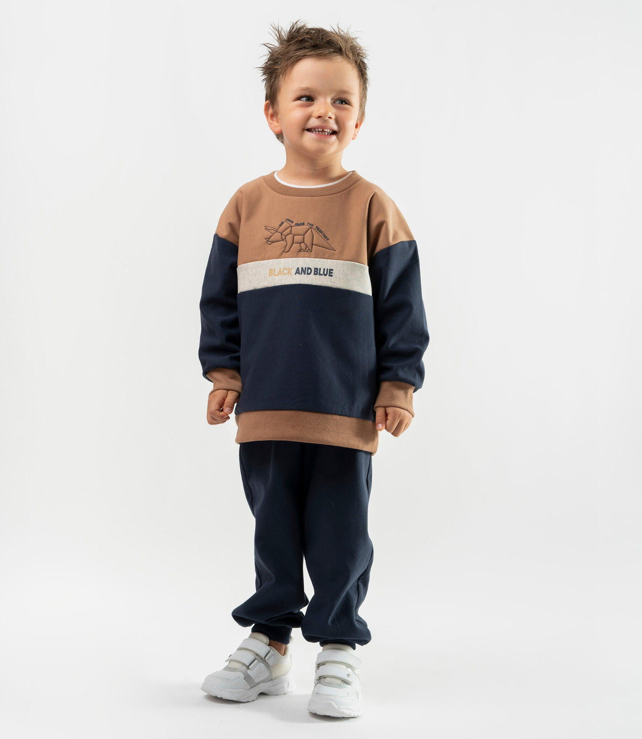 Buzo niño con dinosaurio camel Black and blue-0