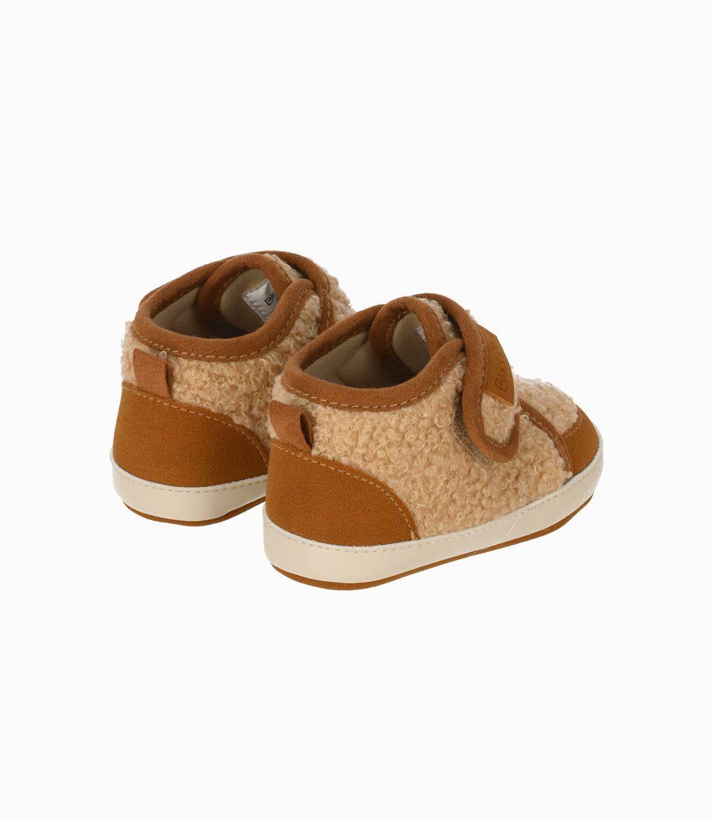 Botín recién nacido sherpa camel Black and Blue-2