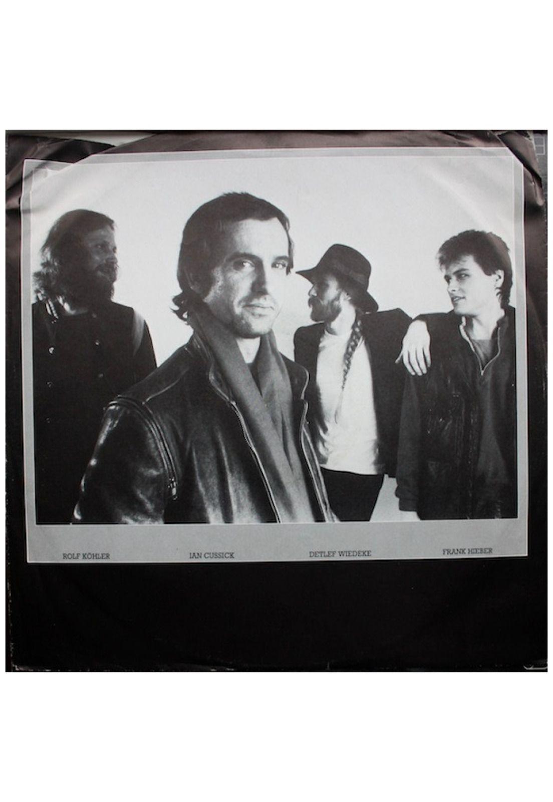 IAN CUSSICK - DANGER IN THE AIR | VINILO USADO-4
