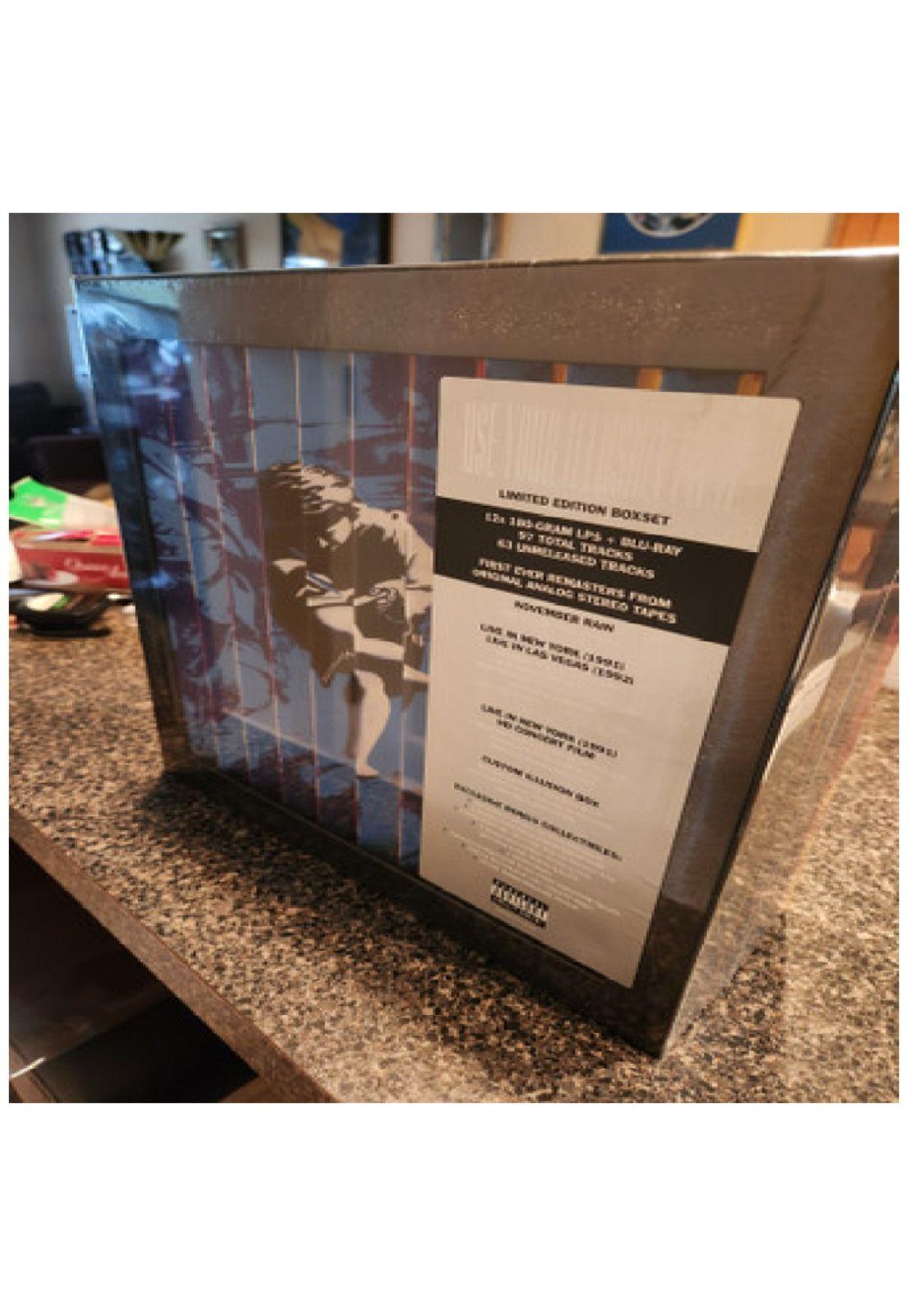 GUNS N' ROSES - USE YOUR ILLUSION I & II (12LP+BLRY) (INC. 100 PAGES BOOK) | VINILO-4