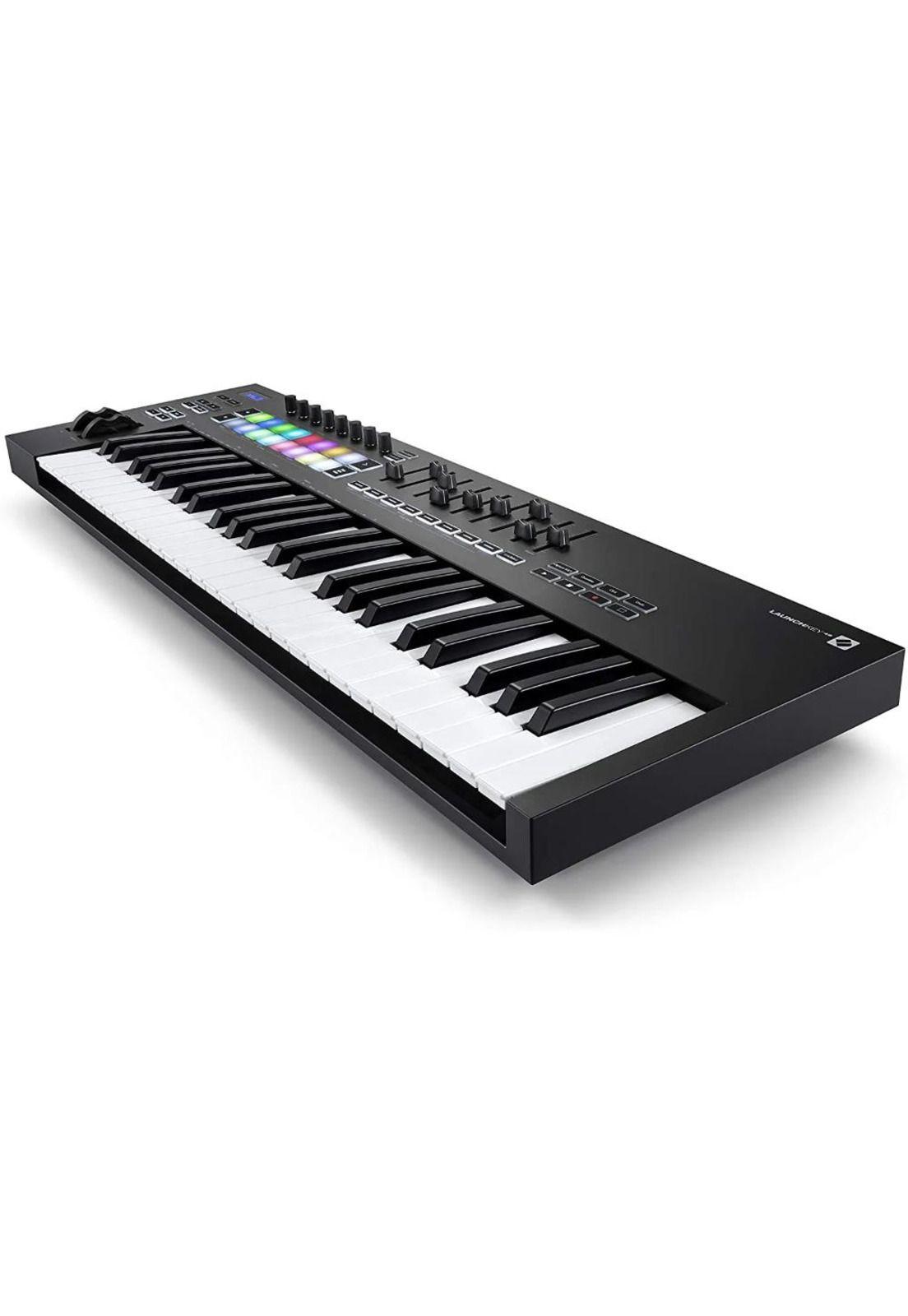 Controlador midi Novation Launchkey 49 MK3-1