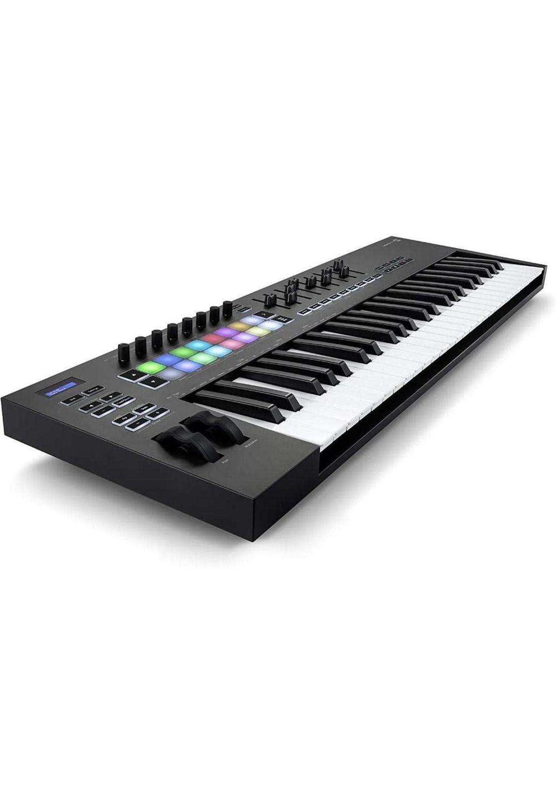 Controlador midi Novation Launchkey 49 MK3-2