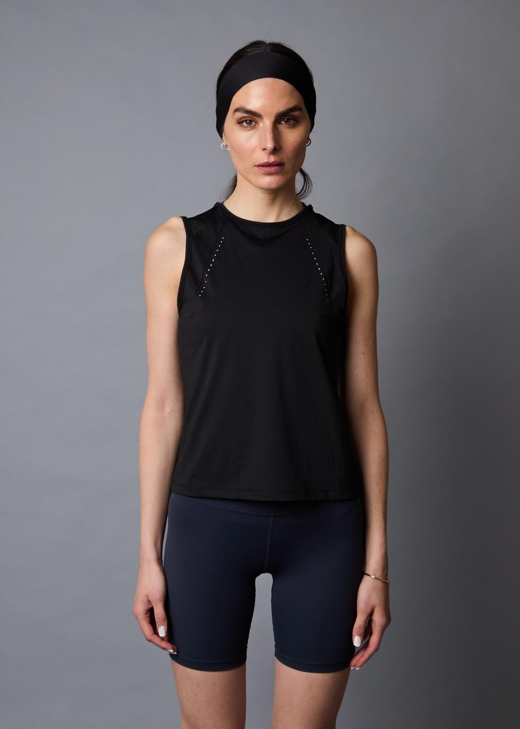 Polera Satis Black FeatherLite™-2